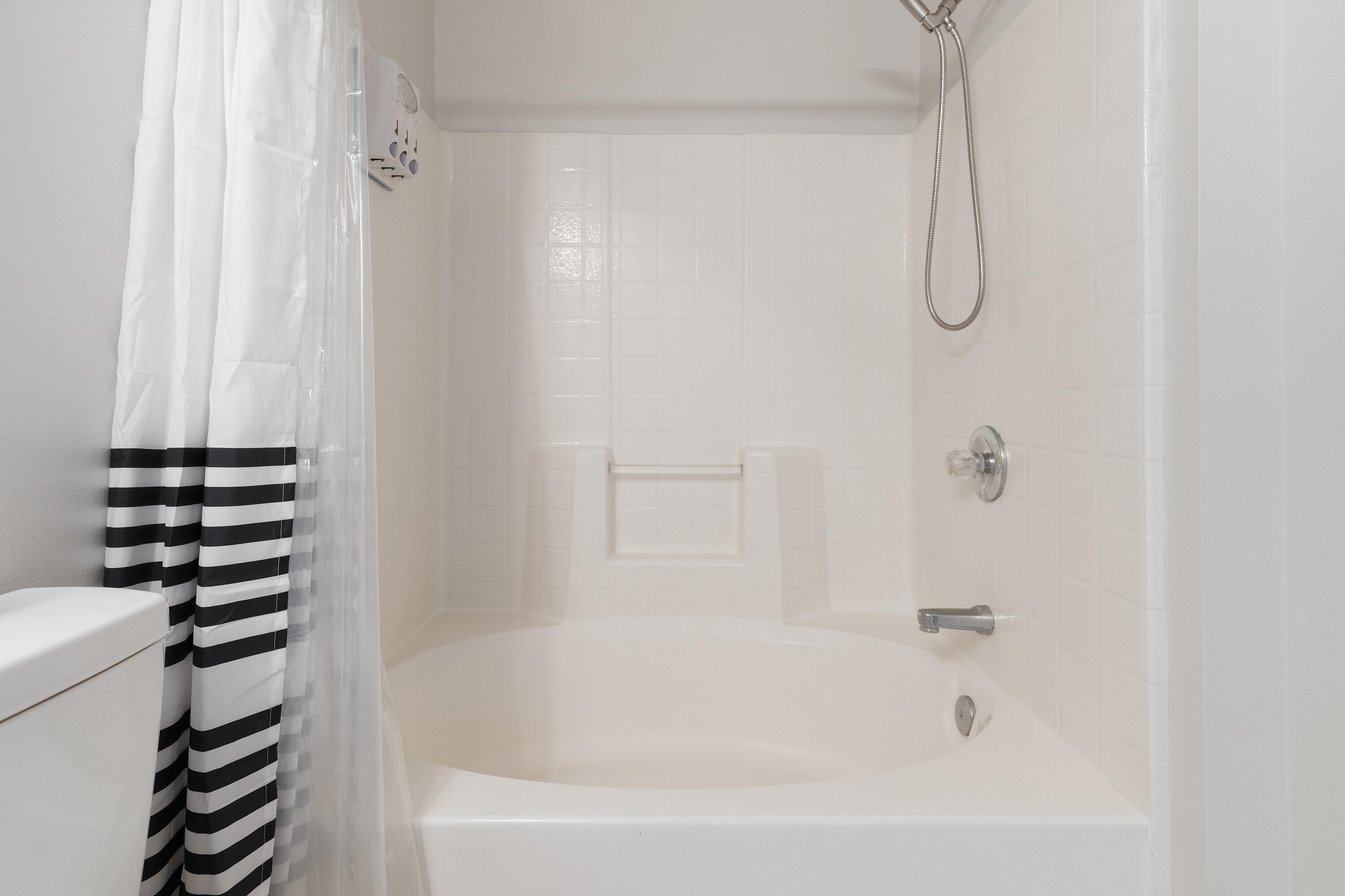 VICTORIA PARK - Residential Lease