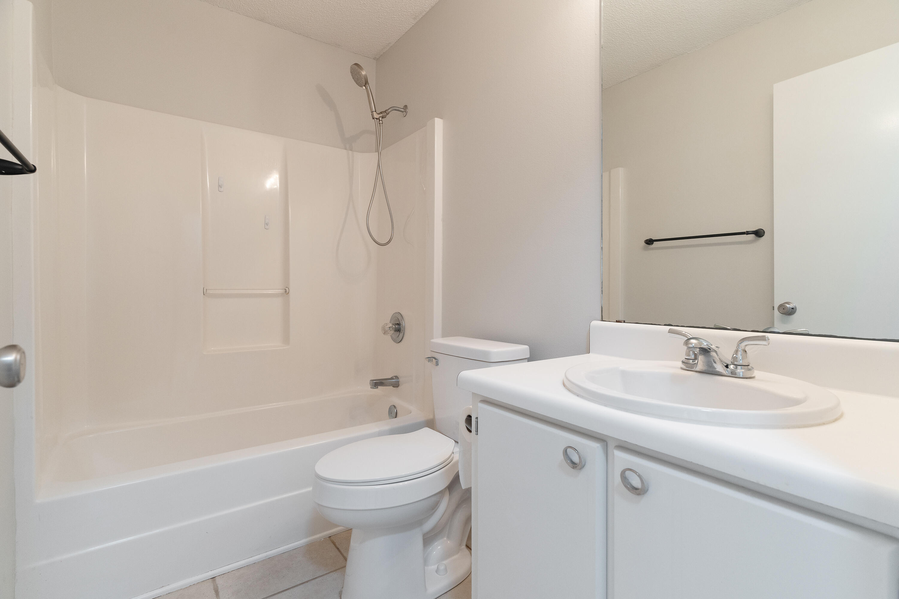 VICTORIA PARK - Residential Lease