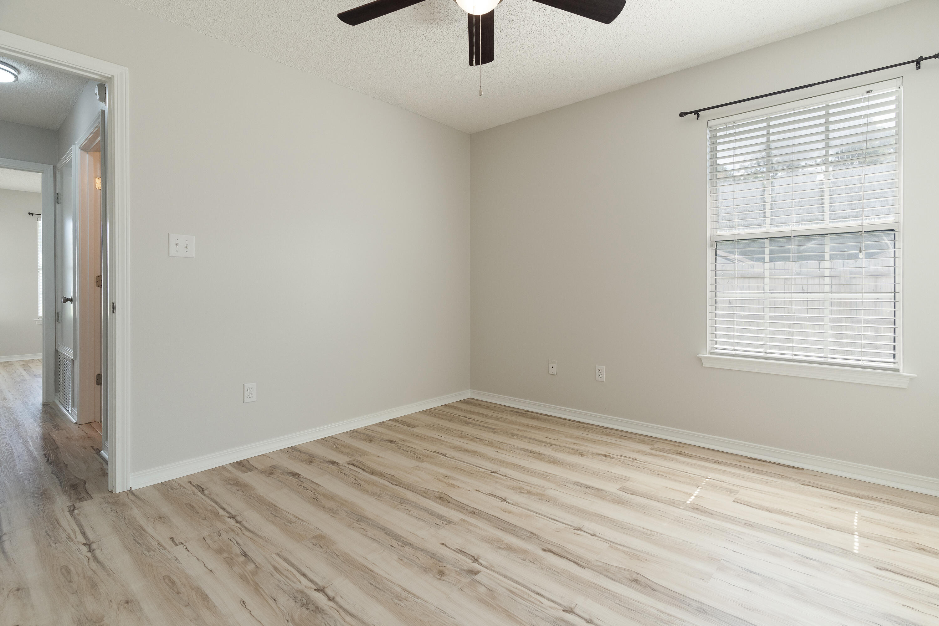 VICTORIA PARK - Residential Lease
