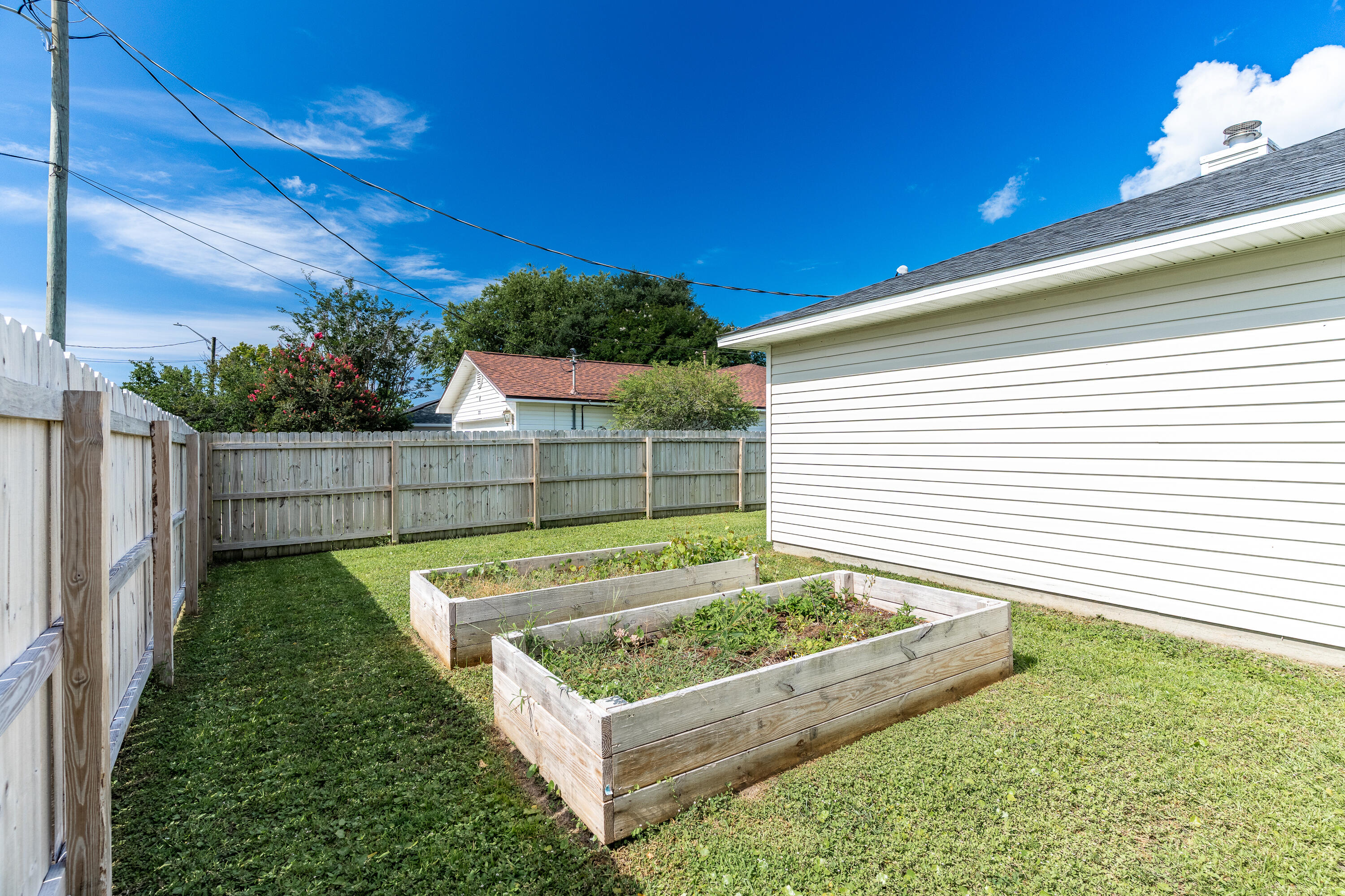 VICTORIA PARK - Residential Lease