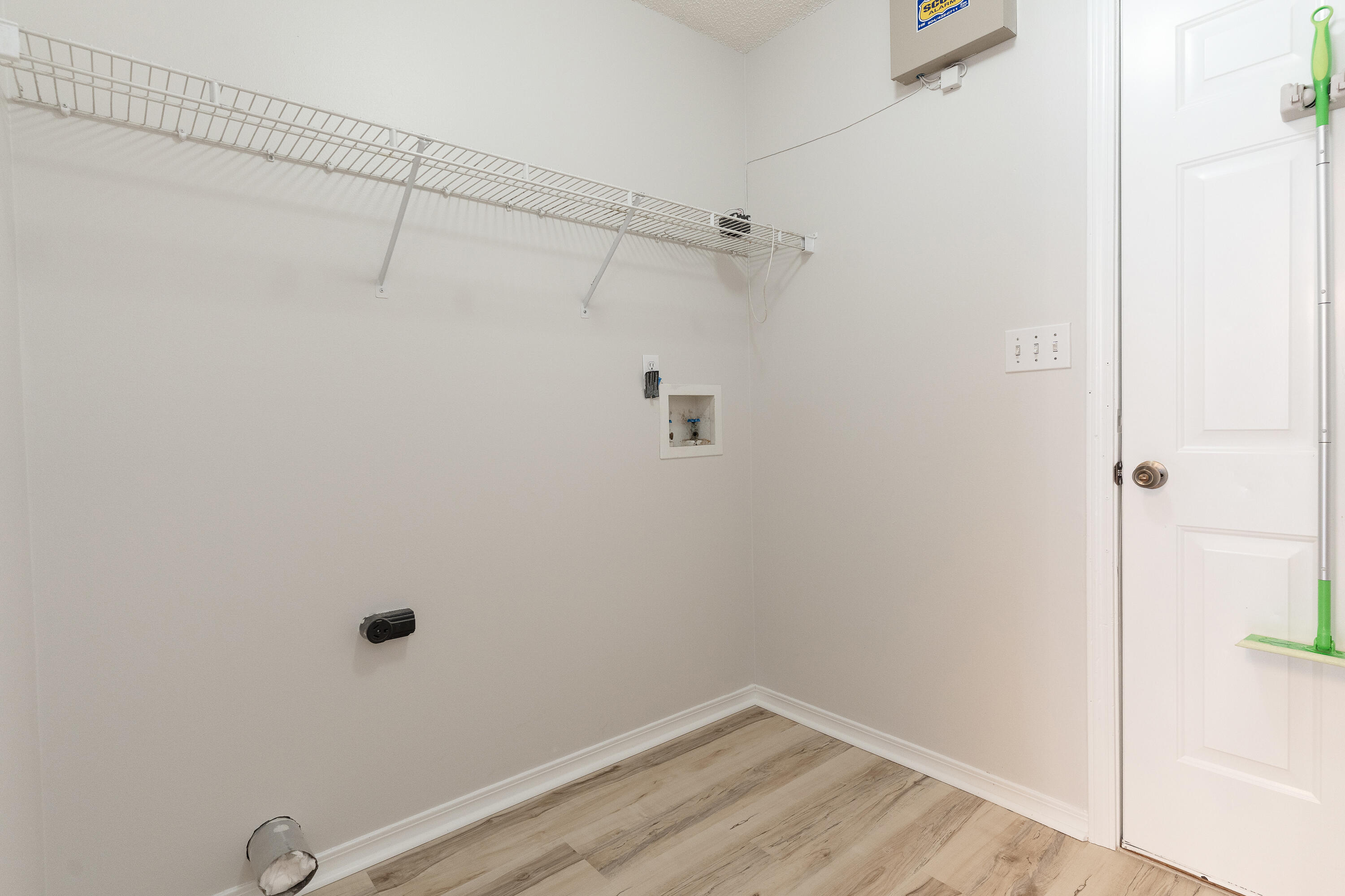 VICTORIA PARK - Residential Lease
