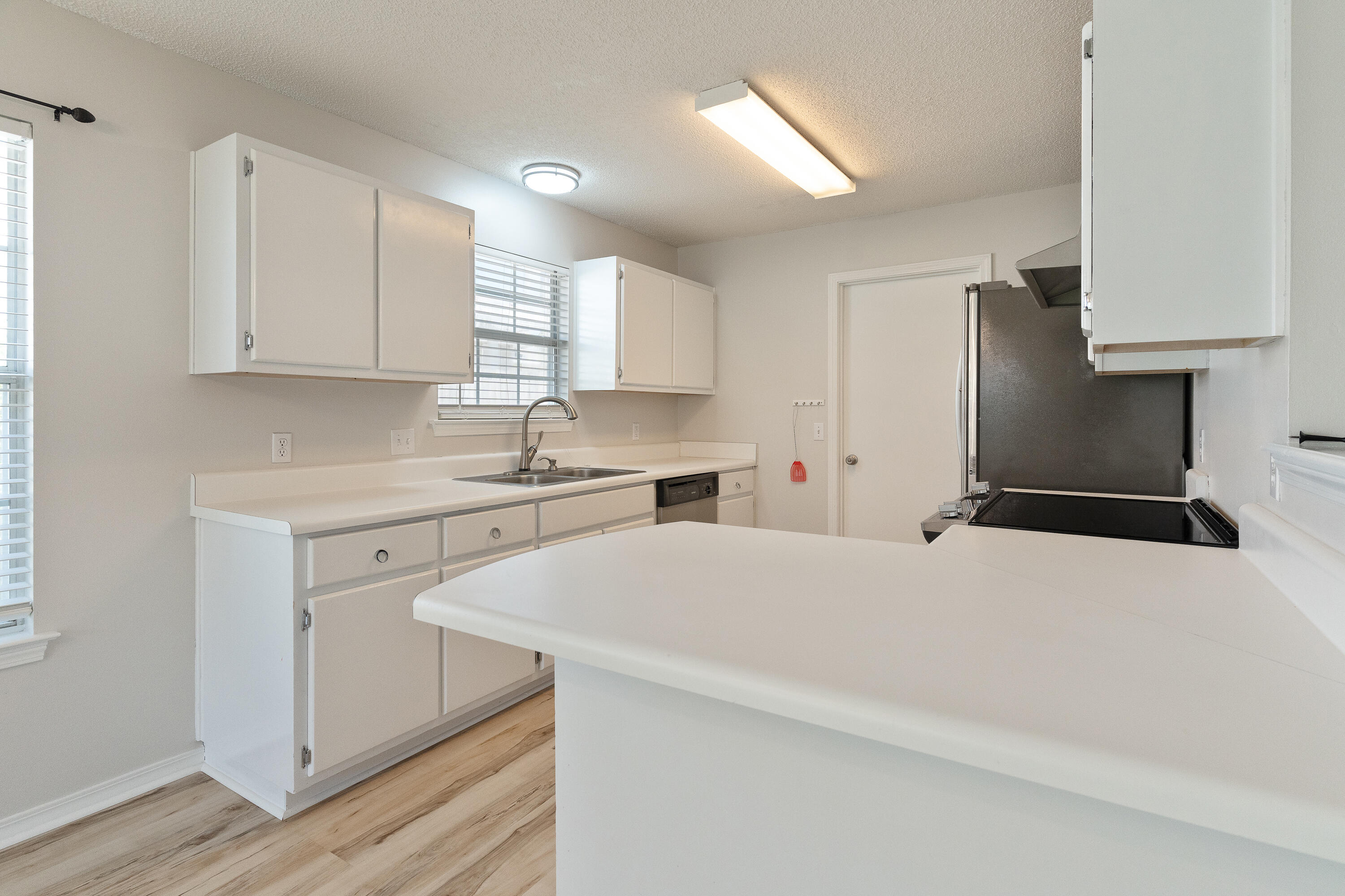 VICTORIA PARK - Residential Lease
