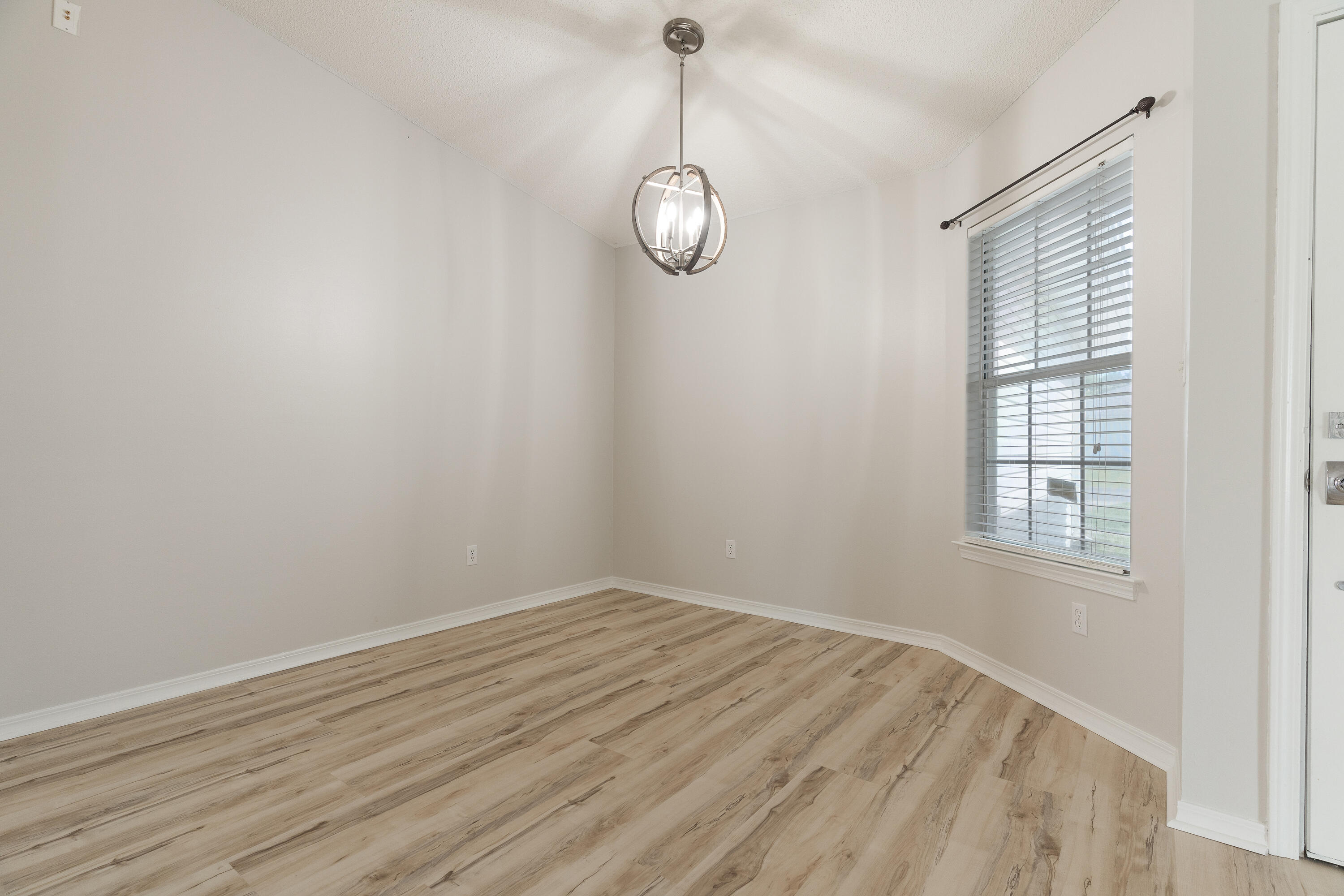VICTORIA PARK - Residential Lease