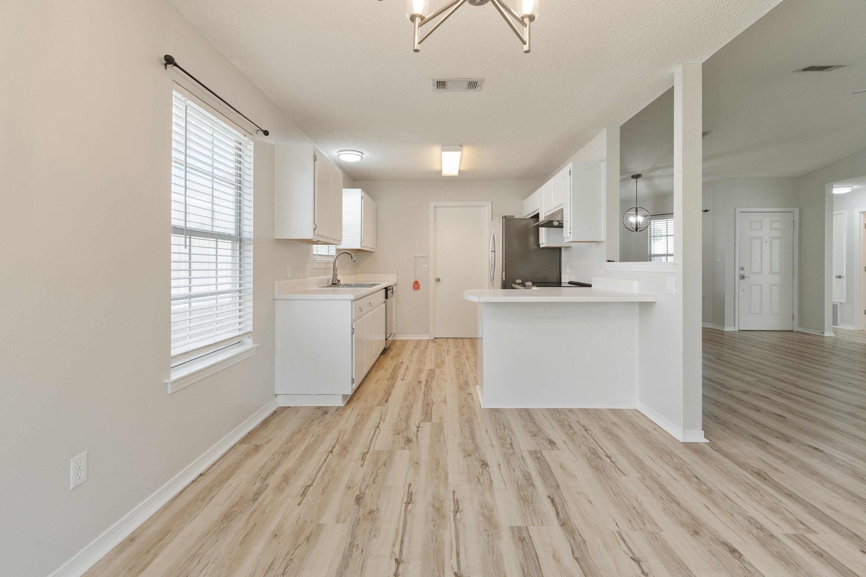 VICTORIA PARK - Residential Lease