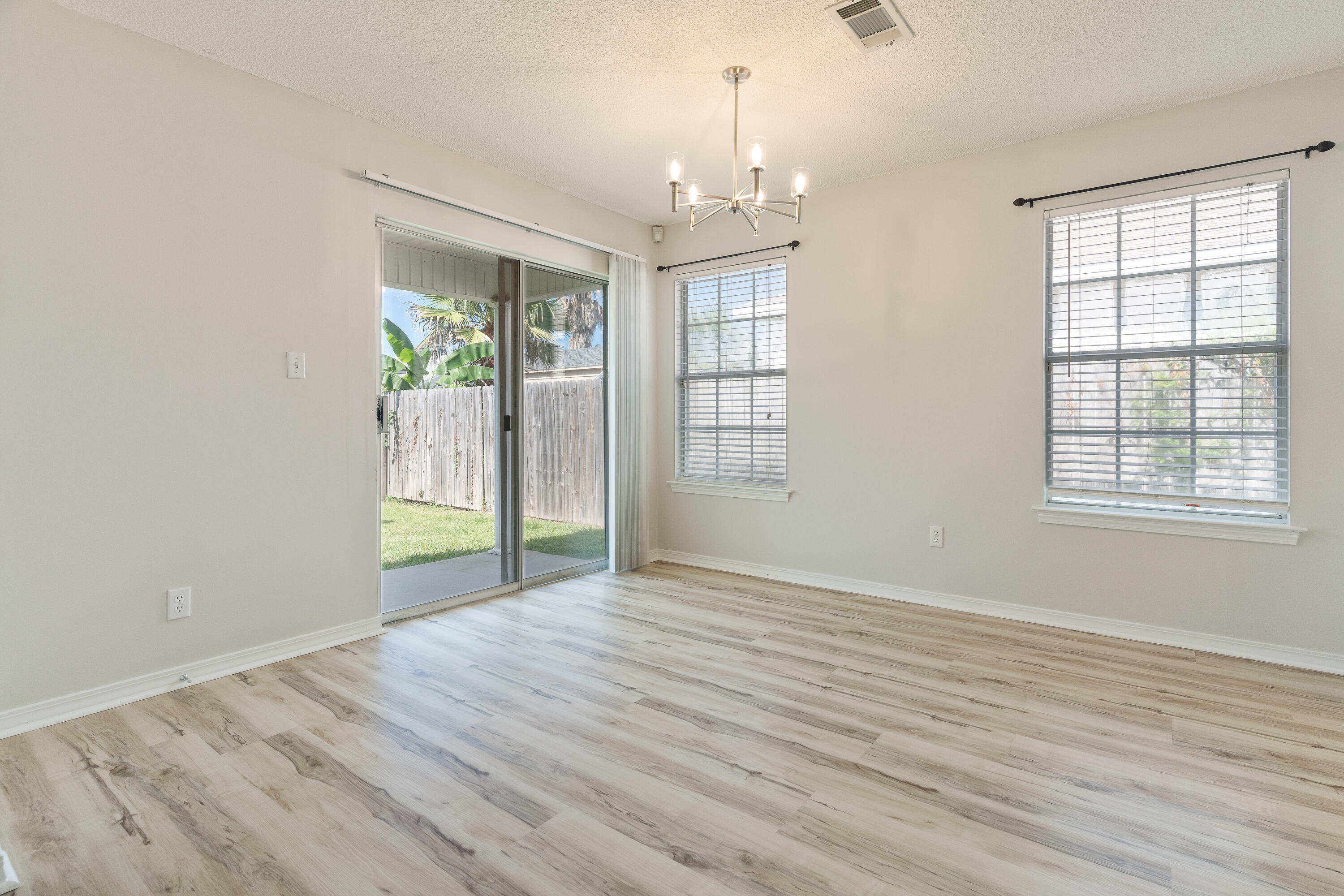VICTORIA PARK - Residential Lease