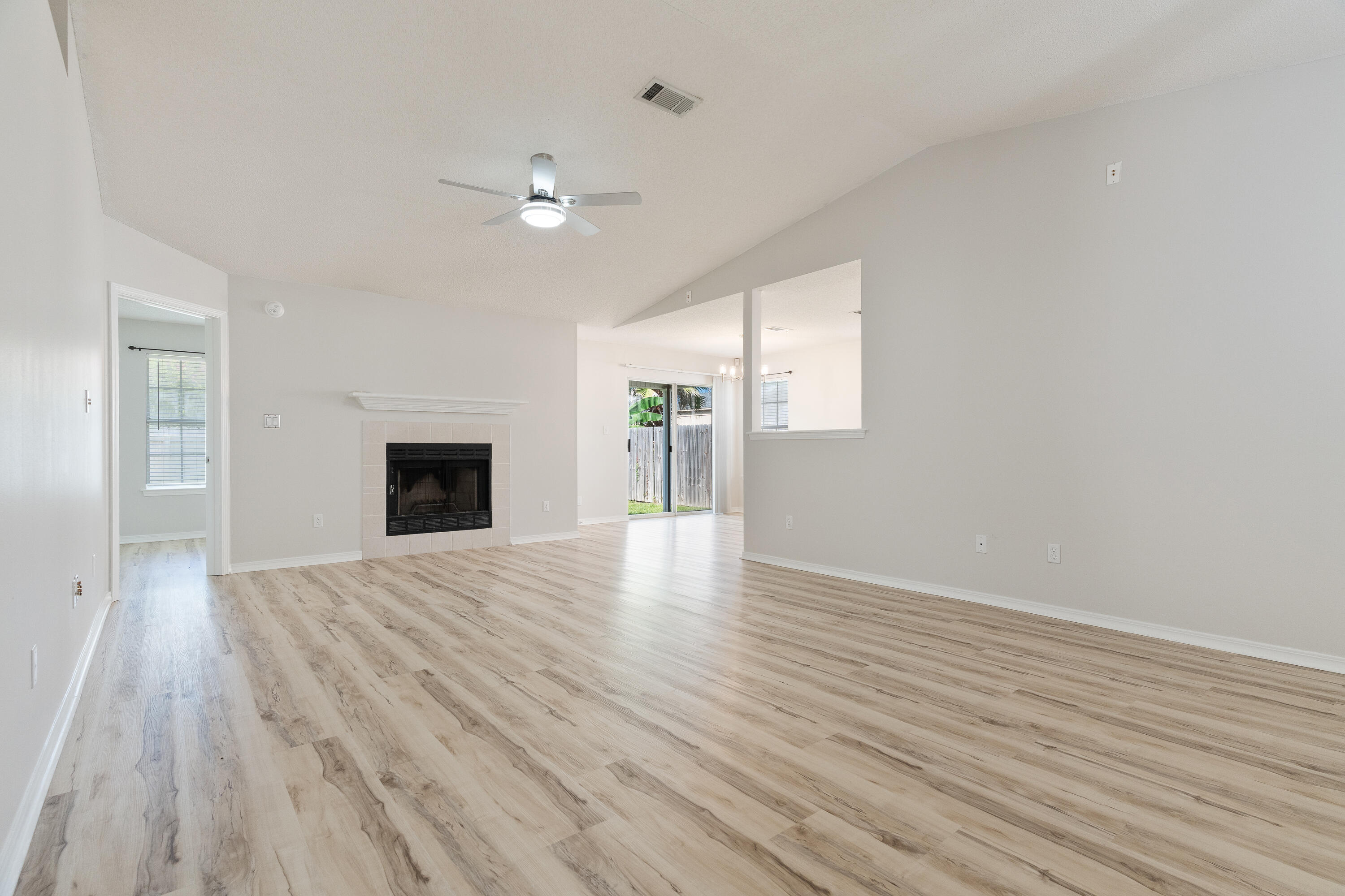 VICTORIA PARK - Residential Lease