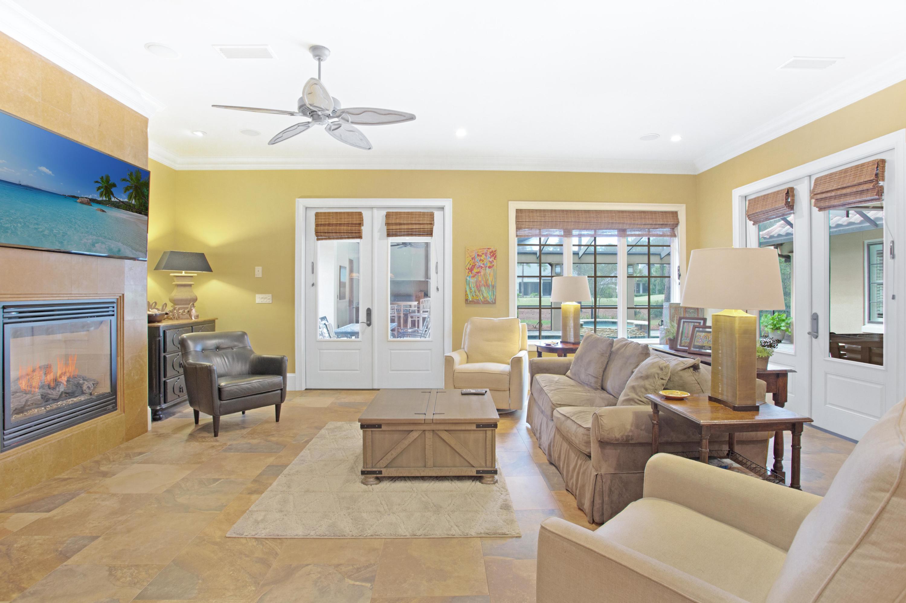 BAYTOWNE AVE EAST - Residential
