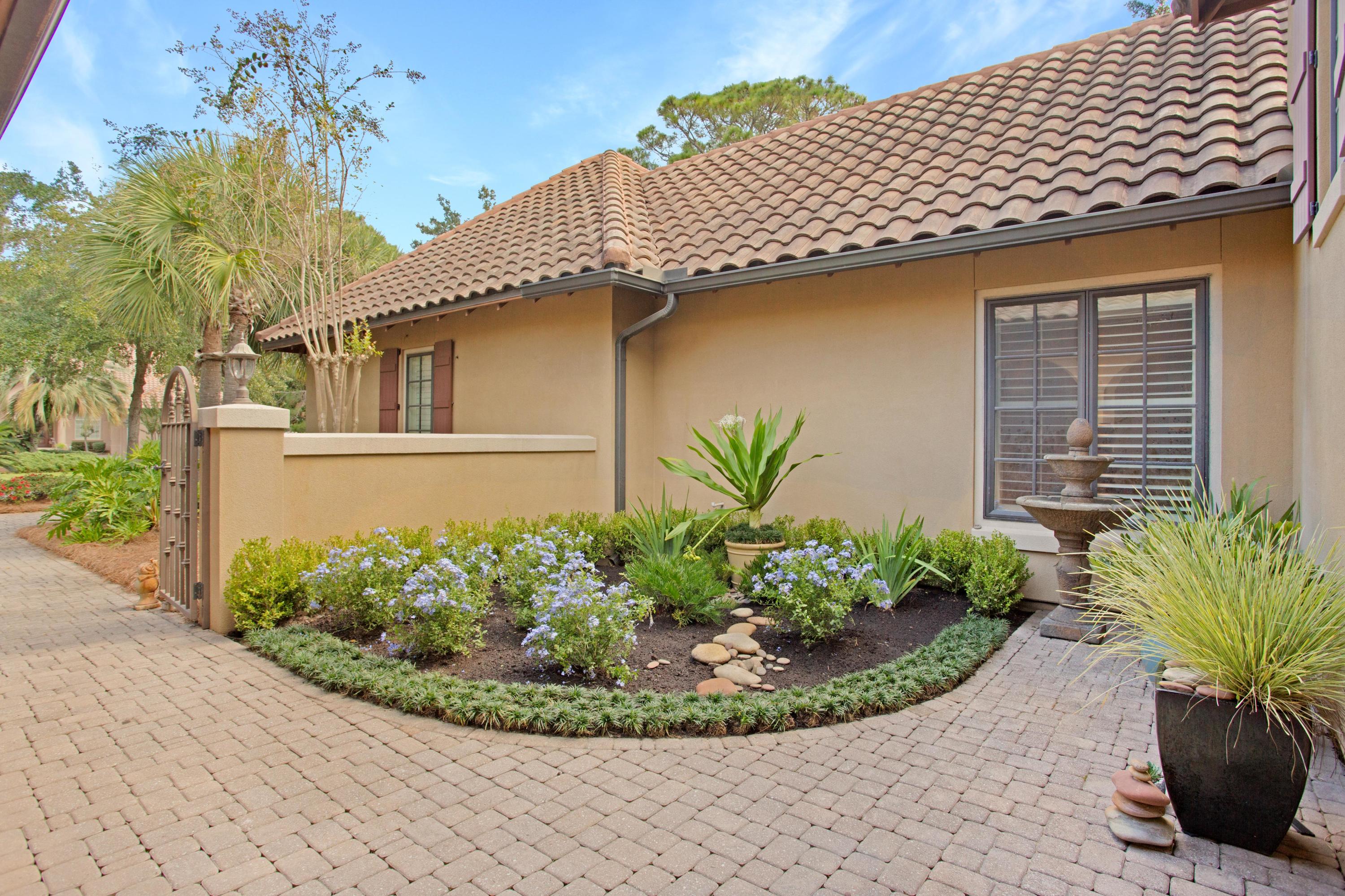 BAYTOWNE AVE EAST - Residential