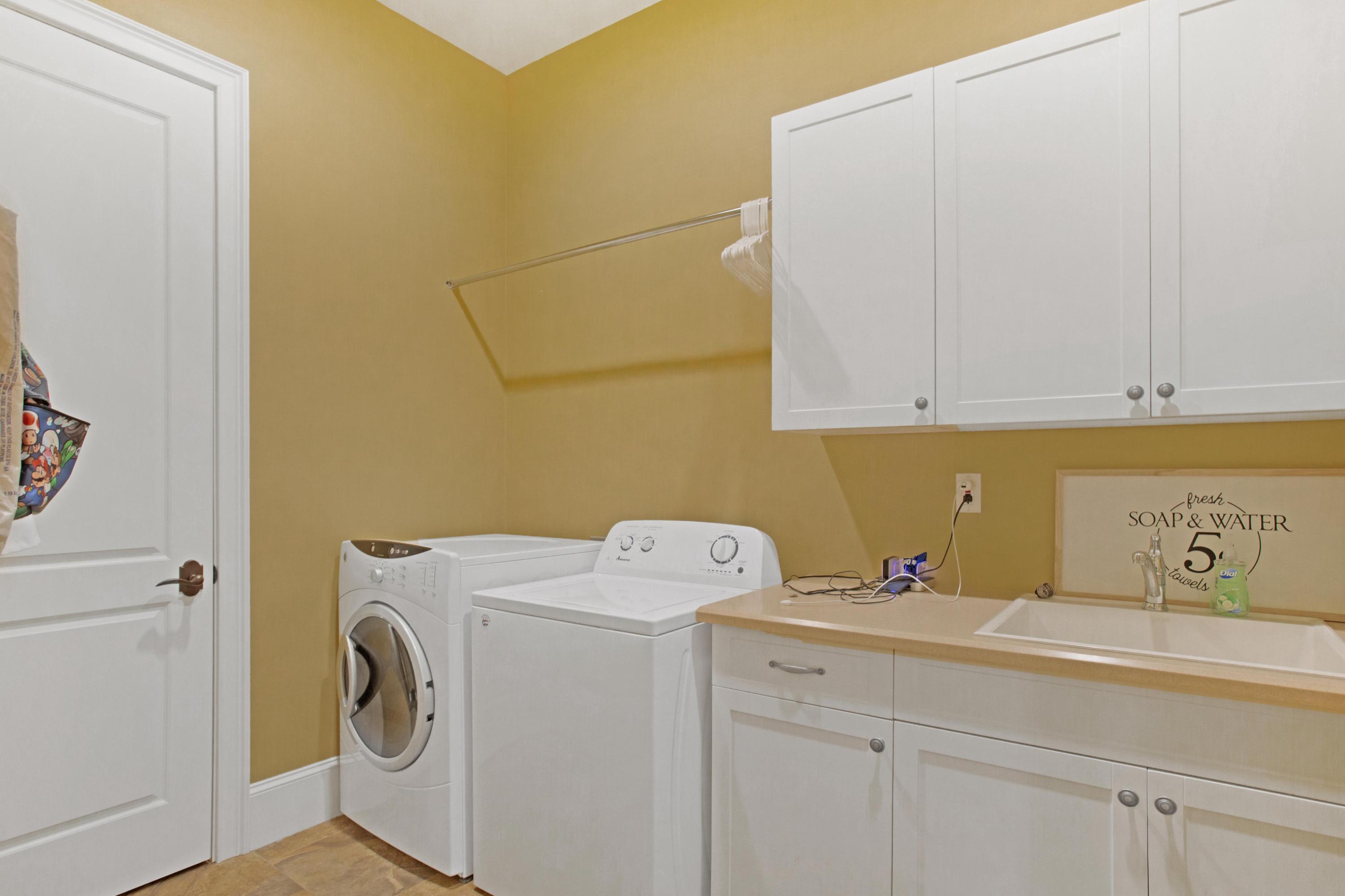 BAYTOWNE AVE EAST - Residential