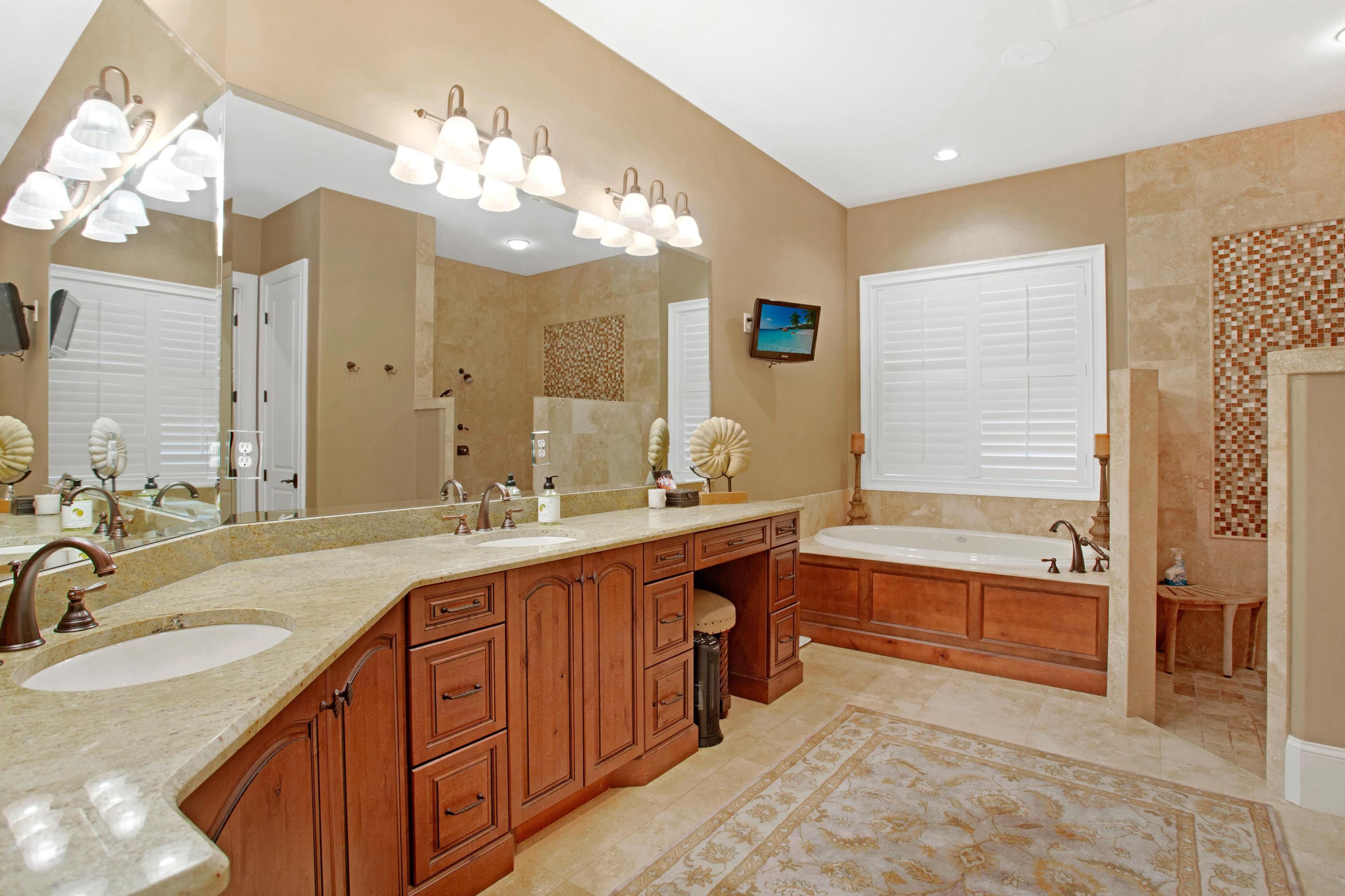 BAYTOWNE AVE EAST - Residential