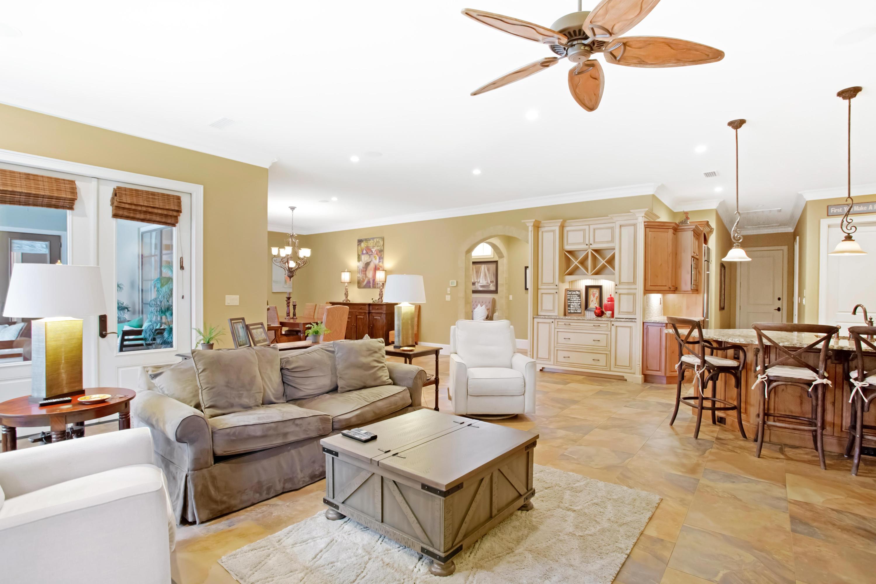 BAYTOWNE AVE EAST - Residential