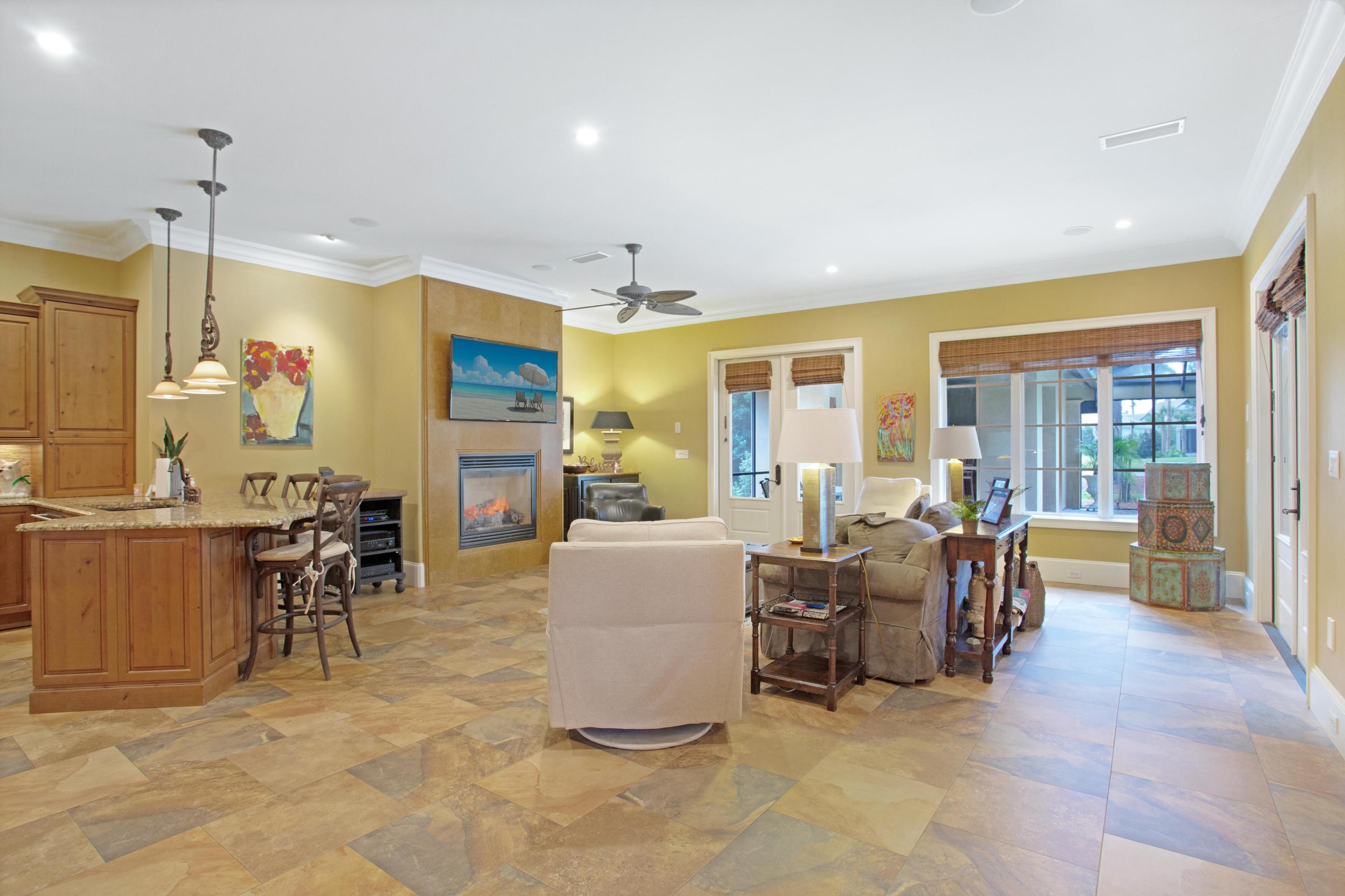 BAYTOWNE AVE EAST - Residential