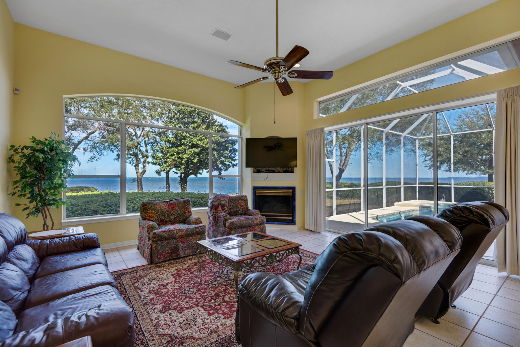 EMERALD BAY WEST - Residential