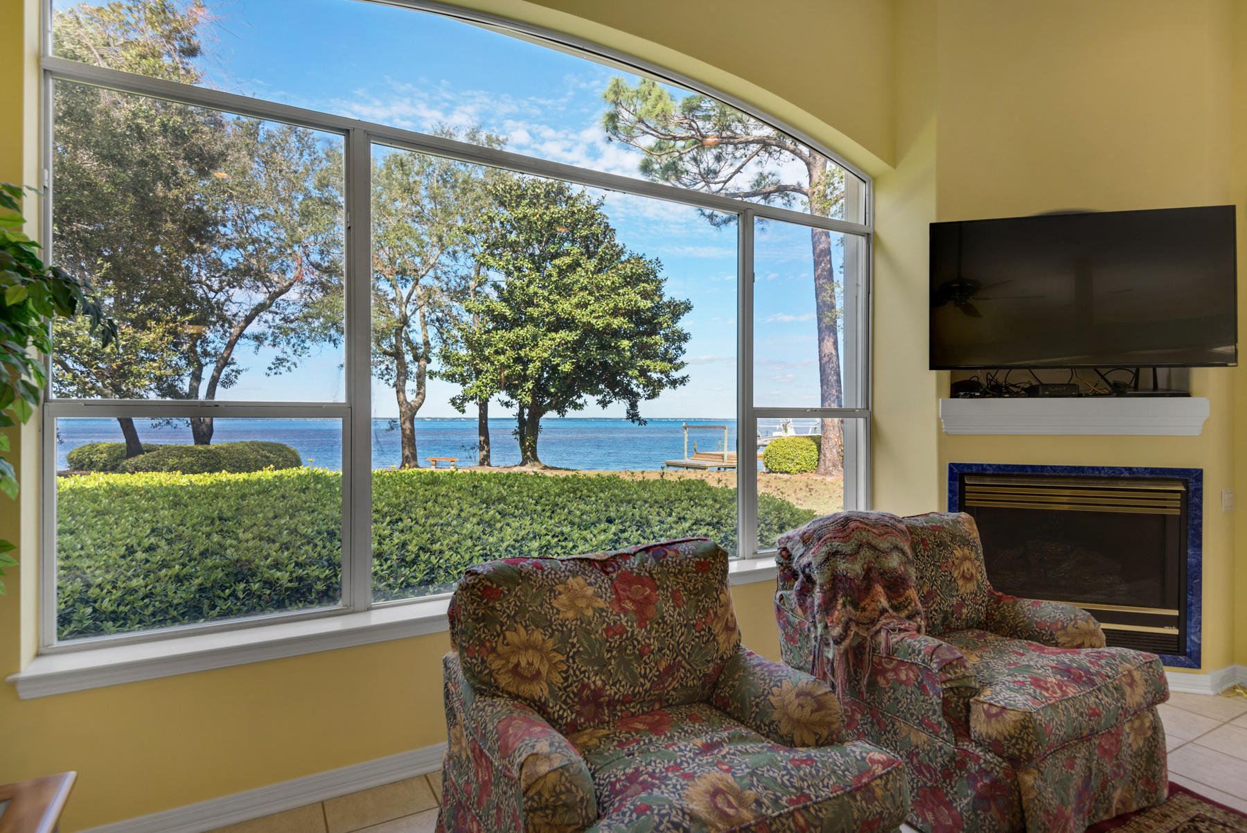 EMERALD BAY WEST - Residential