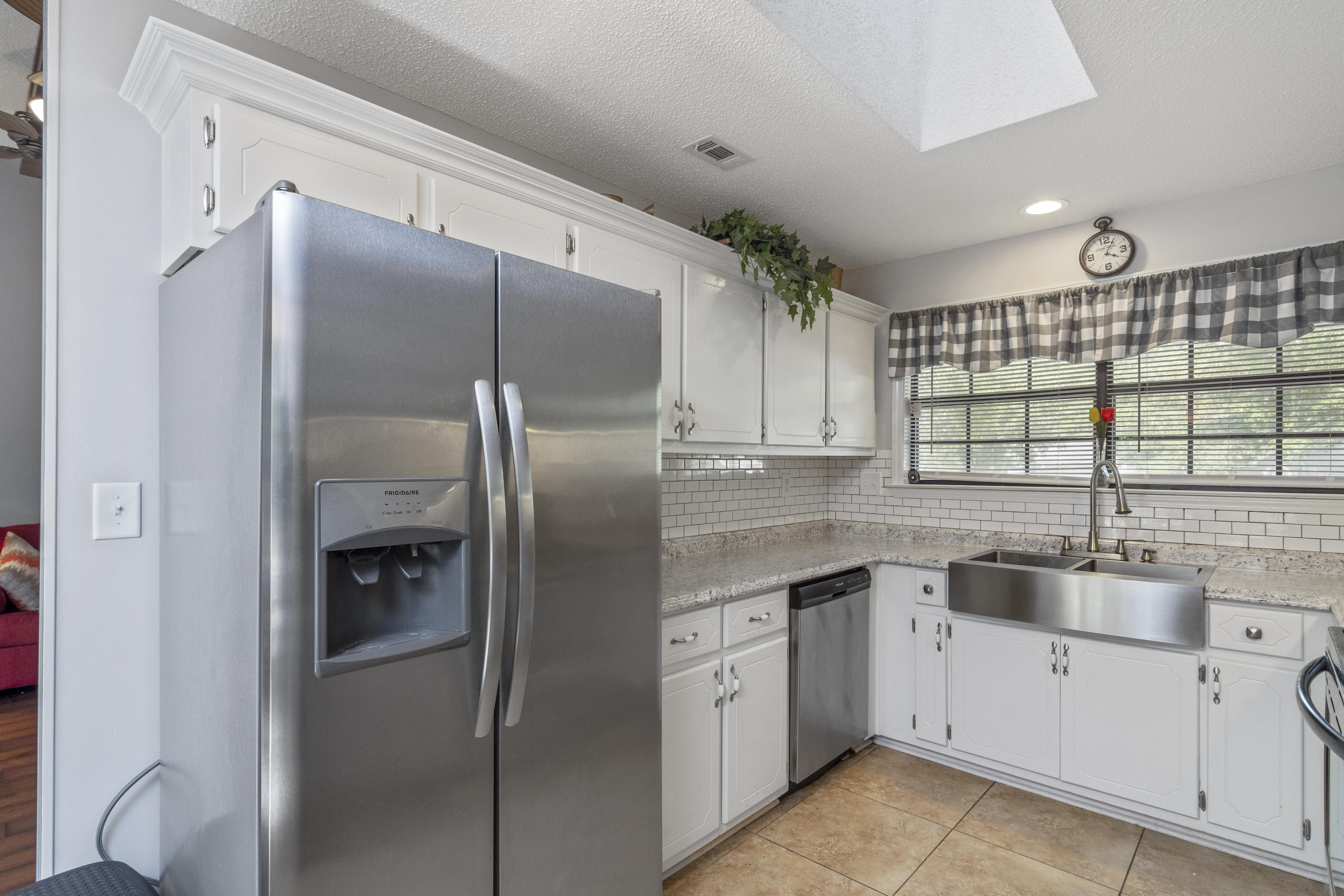 BEACONS BEND SOUTH LOT 1 BLK B - Residential