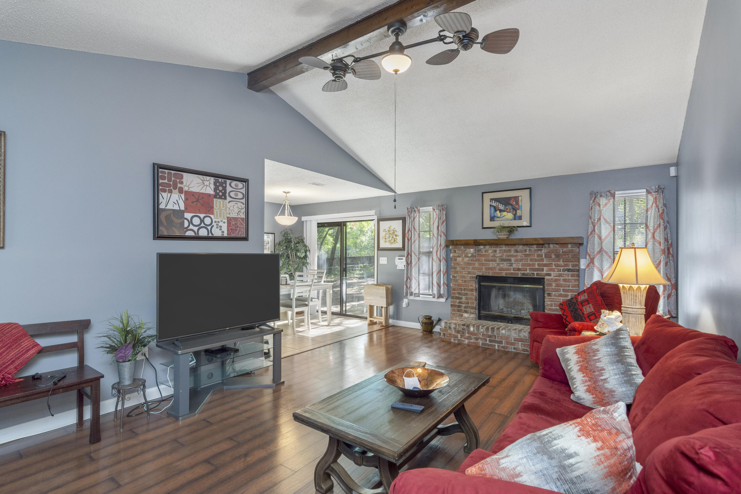 BEACONS BEND SOUTH LOT 1 BLK B - Residential