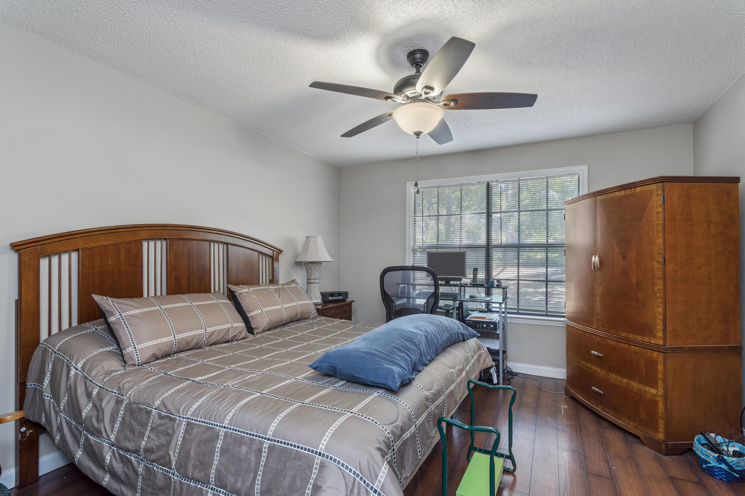 BEACONS BEND SOUTH LOT 1 BLK B - Residential