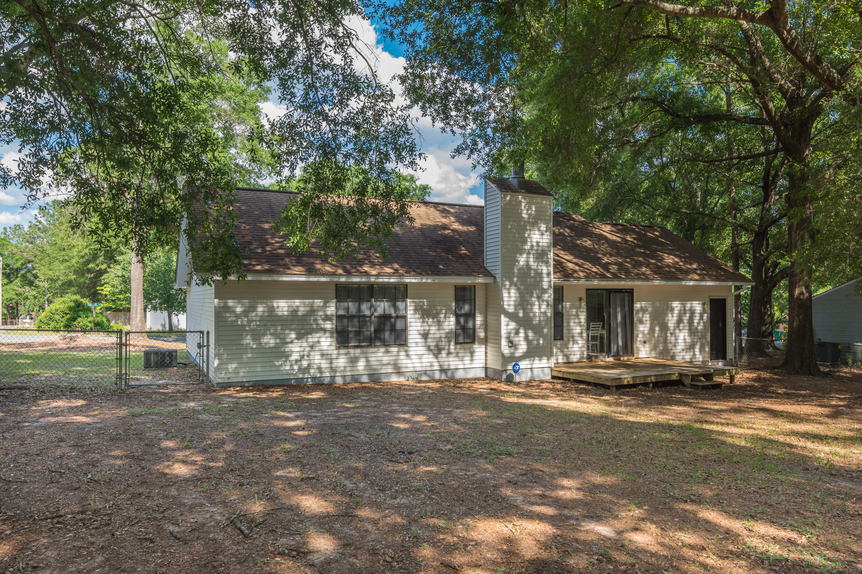 BEACONS BEND SOUTH LOT 1 BLK B - Residential