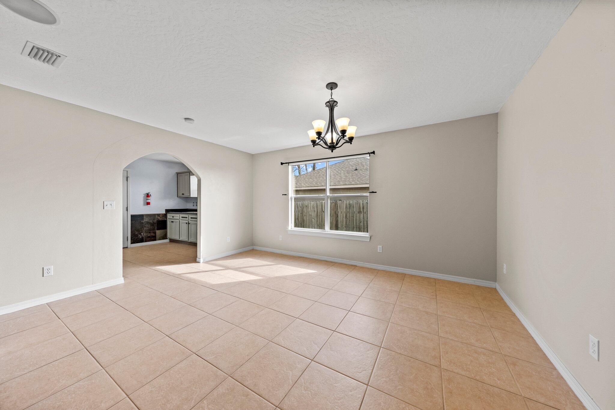 CASA LOMA S/D 1ST ADDN - Residential Lease