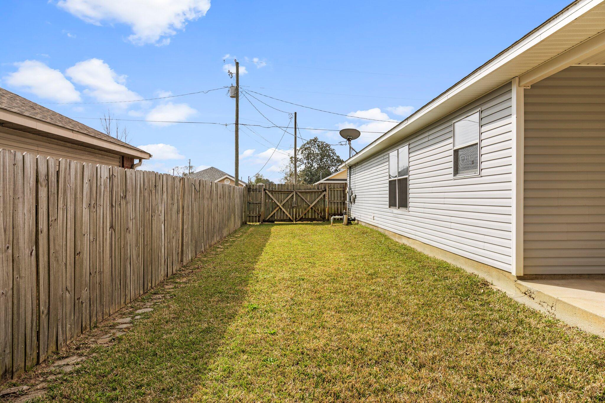 CASA LOMA S/D 1ST ADDN - Residential Lease