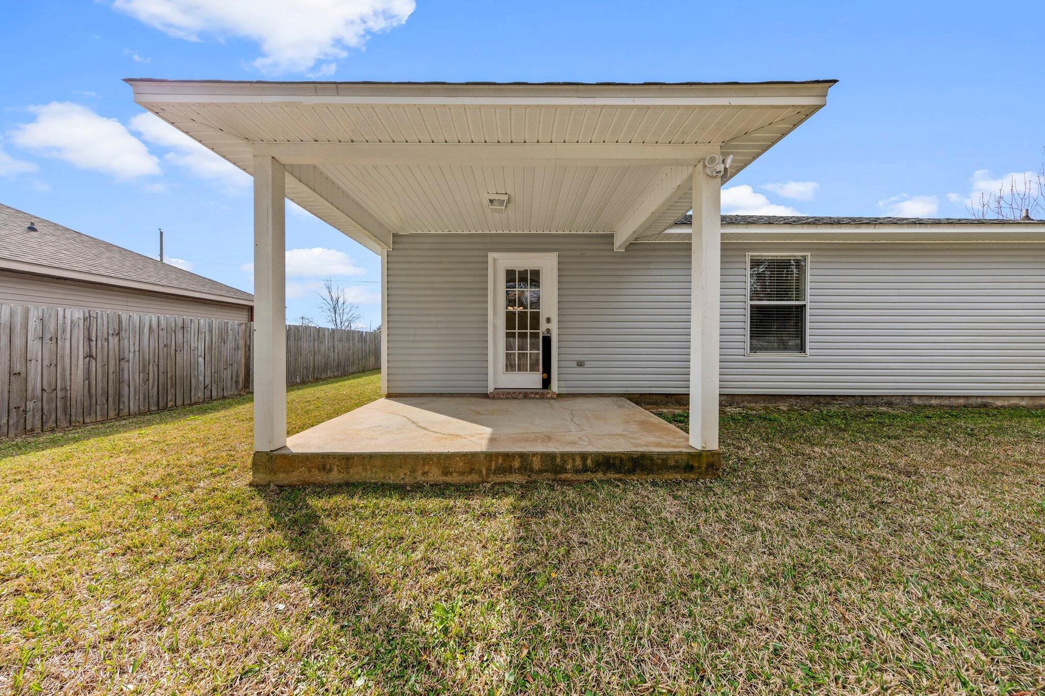 CASA LOMA S/D 1ST ADDN - Residential Lease