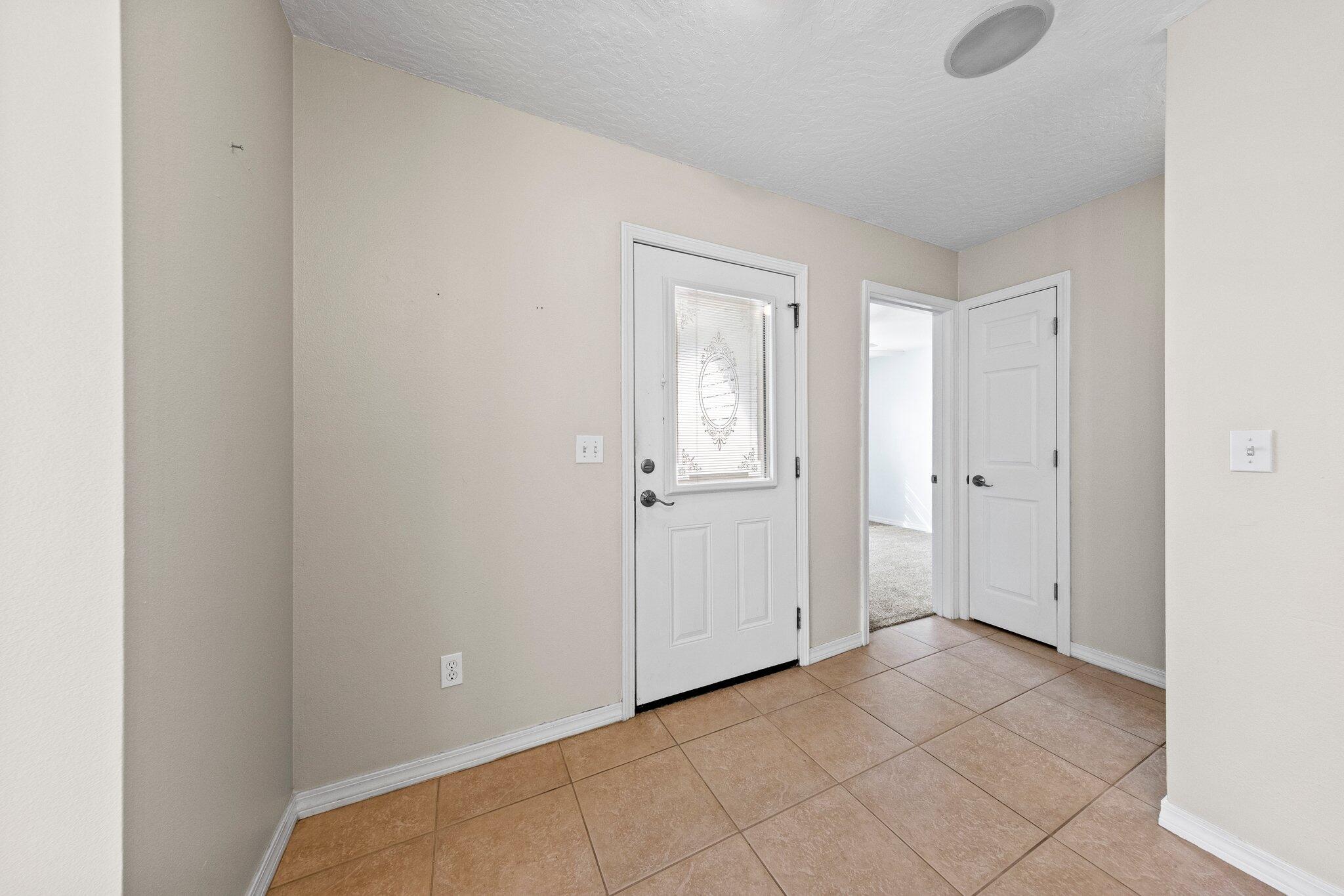 CASA LOMA S/D 1ST ADDN - Residential Lease