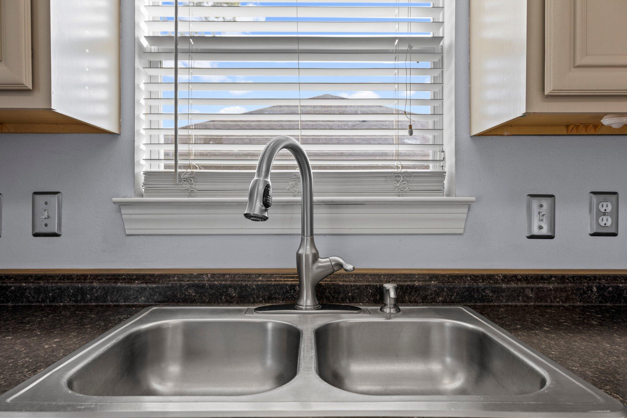 CASA LOMA S/D 1ST ADDN - Residential Lease