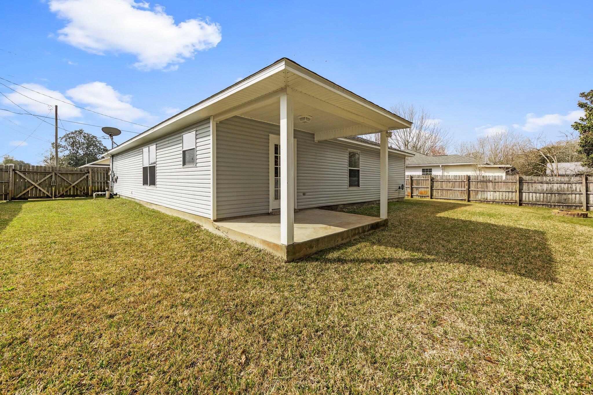 CASA LOMA S/D 1ST ADDN - Residential Lease