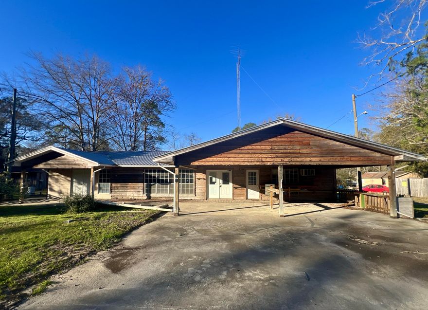 Located just 2 miles south of the Florida/Alabama state line, this HUD REO is full of potential! Built in 1974, this traditional home has 2 master bedrooms, 2 full and 2 half baths, an open living room concept and is approx 2700sf. Home rests on a 1/4 acre and due to the proximity of multiple highways, this home is conveniently located. Home does need work and therefore may only qualify for just a few financing types, which include FHA rehab loans. Home is insurable with escrow (IE). Call today!