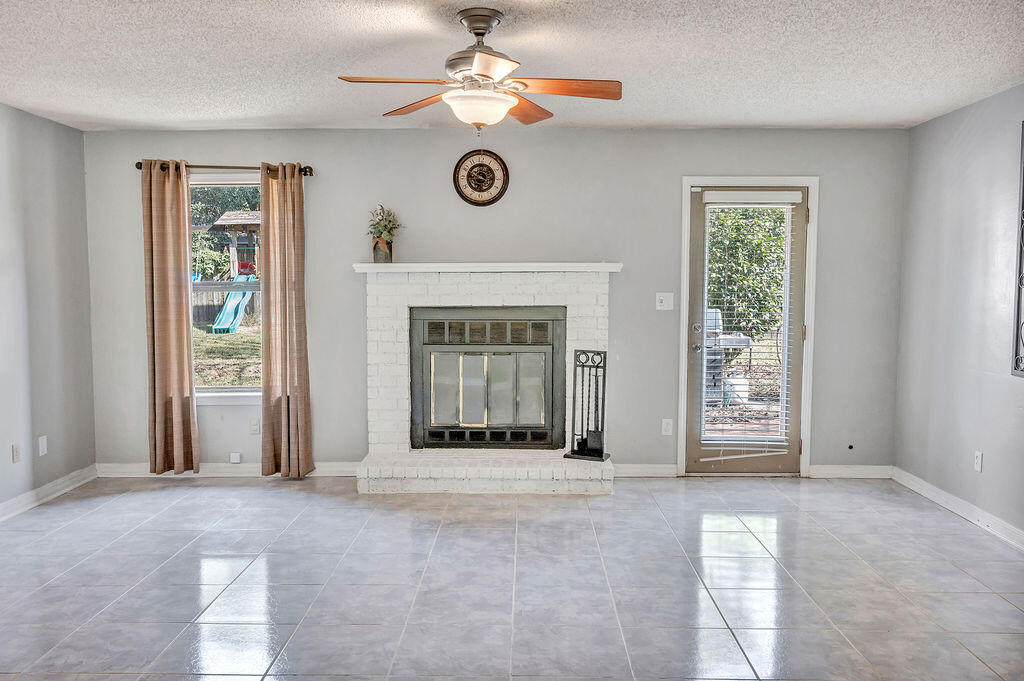 GLENDALE HEIGHTS - Residential