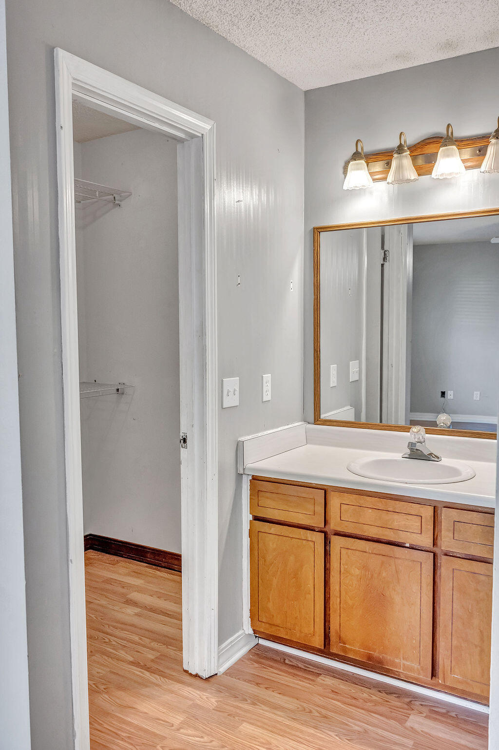 GLENDALE HEIGHTS - Residential