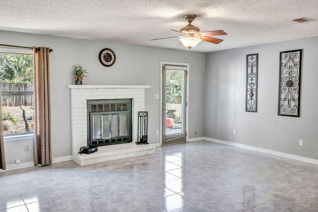 GLENDALE HEIGHTS - Residential