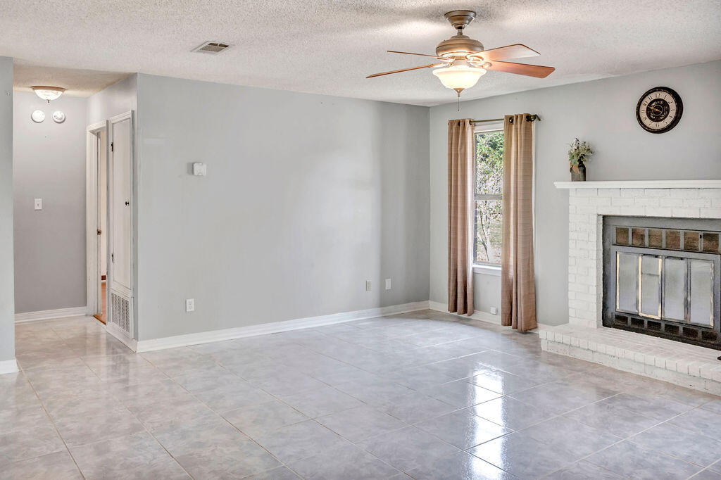 GLENDALE HEIGHTS - Residential