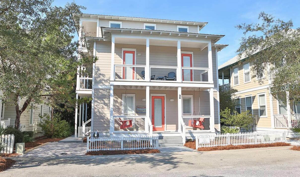 GULF VIEWS 3rd Floor Balcony!!!Nestled on the borders of Eastern Lake and in the private Summer's Edge community is your family's next dream vacation at Memory Maker.Memory Maker is a large 5-bedroom, 4-bath family home (with Tesla charger!). Just steps from the large, shaded community pool and the gated private beach access, your family will easily be accommodated. Updated furnishings throughout this beautiful home make it the perfect choice for premium comfort. Inside you will find generous living quarters, an open kitchen for entertaining and the perfect retreat for cocktails and sunsets! Looking for some pool time? Just take a quick 20 second walk to the beautiful community pool that is heated year round. Just around the corner is the private/gated beach access. This is just a 2 min. walk from door to gate!
