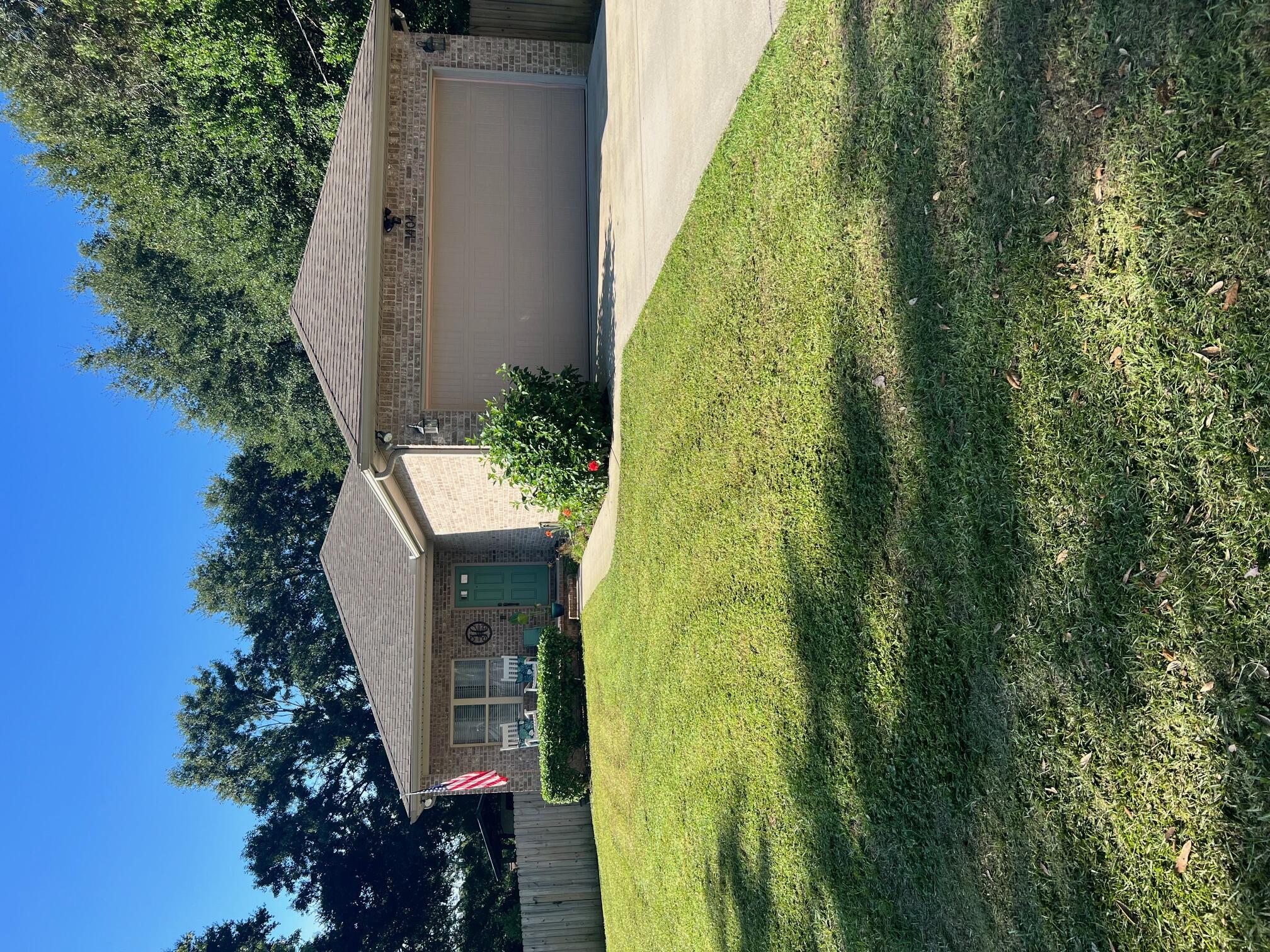 For rent, available November 1st! Great location, in the heart of Niceville, walking distance to Plew Elementary. Kitchen with granite counters, stainless appliances, and eat-in area. Large master bedroom with en-suite bath and walk-in closet. Back screened patio with natural gas connection for a gas grill. Back yard has a pole barn perfect for that boat or small RV. Home is equipped with ring cameras and whole house alarm system. Two car air-conditioned garage with track system and large attic space for storage. Call me with any questions!