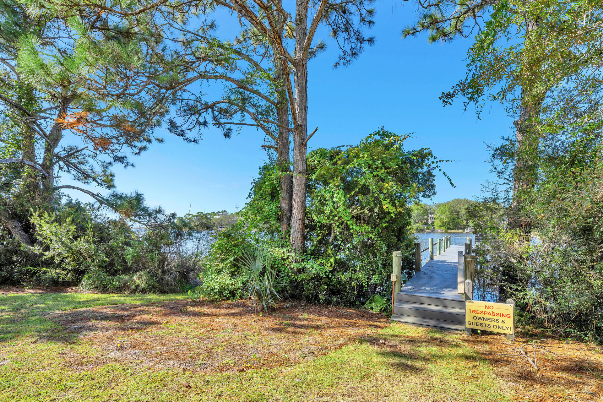LAKEWOOD POINTE ESTATES - Residential