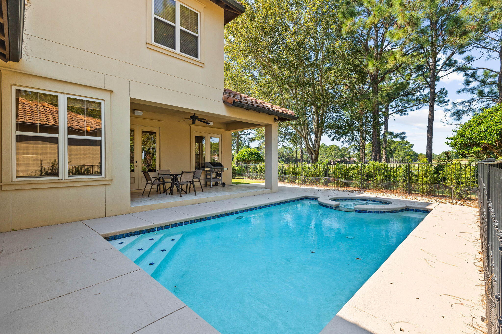 VINEYARD AT RAVEN OAKS - Residential