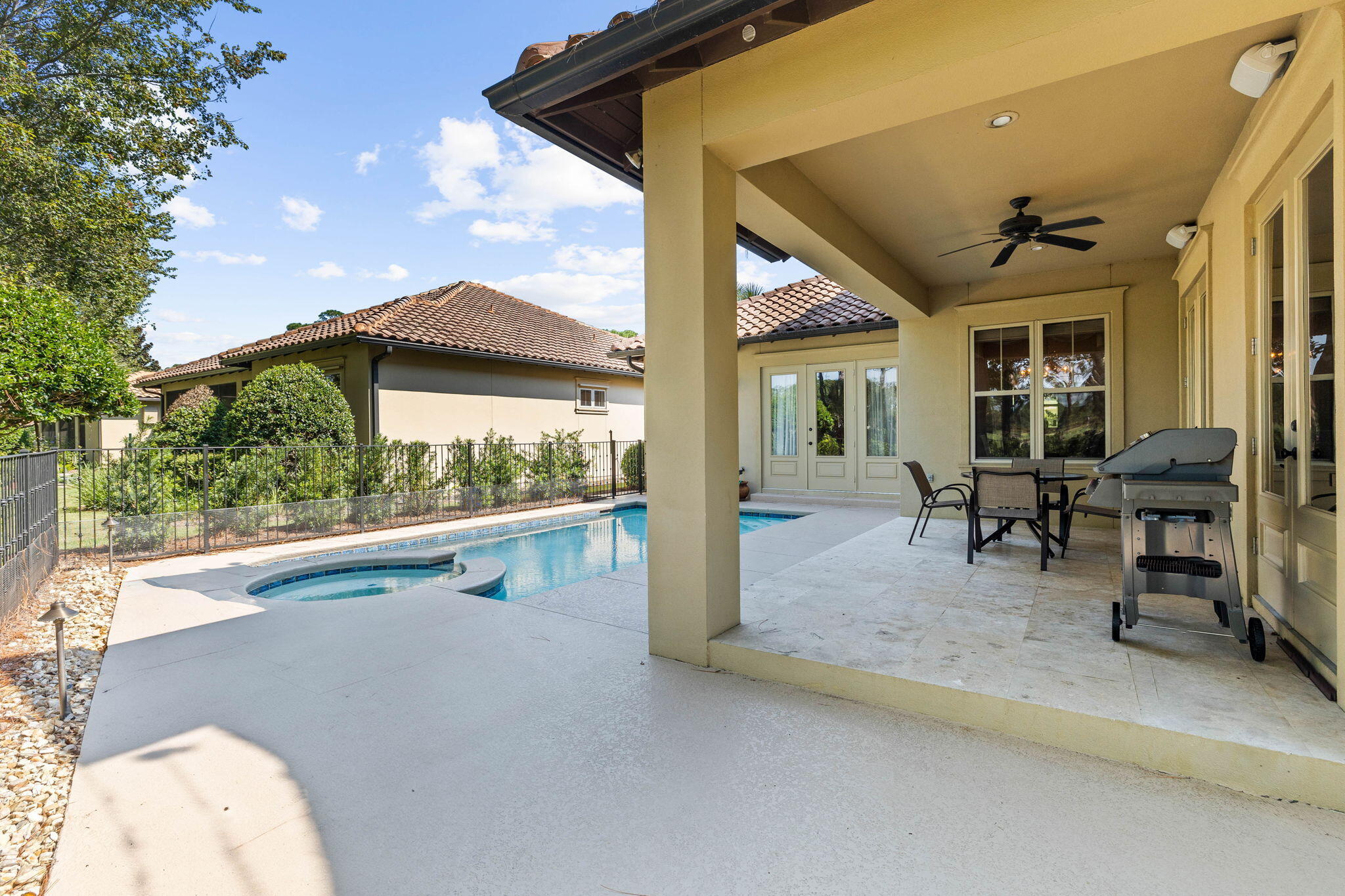 VINEYARD AT RAVEN OAKS - Residential