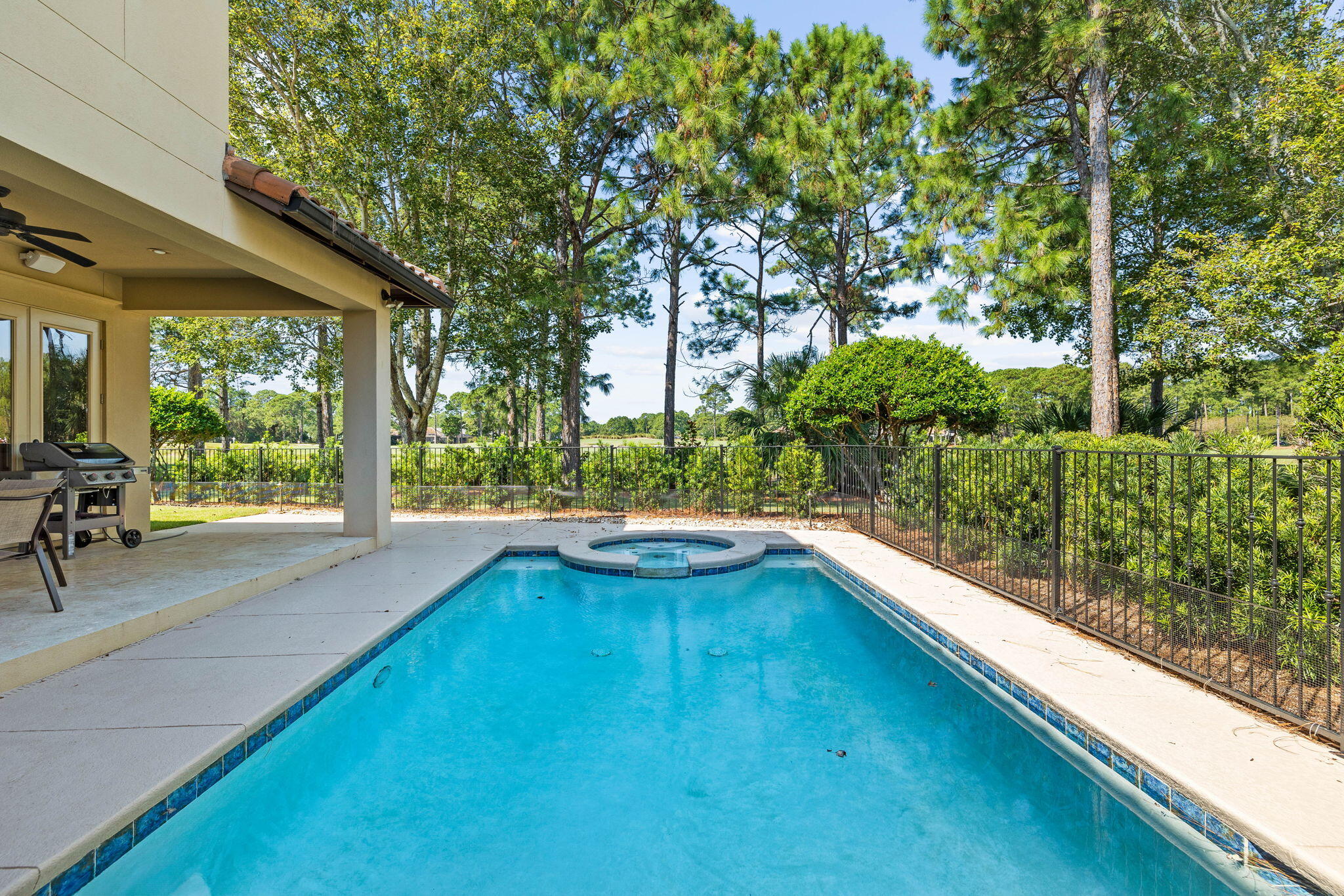 VINEYARD AT RAVEN OAKS - Residential