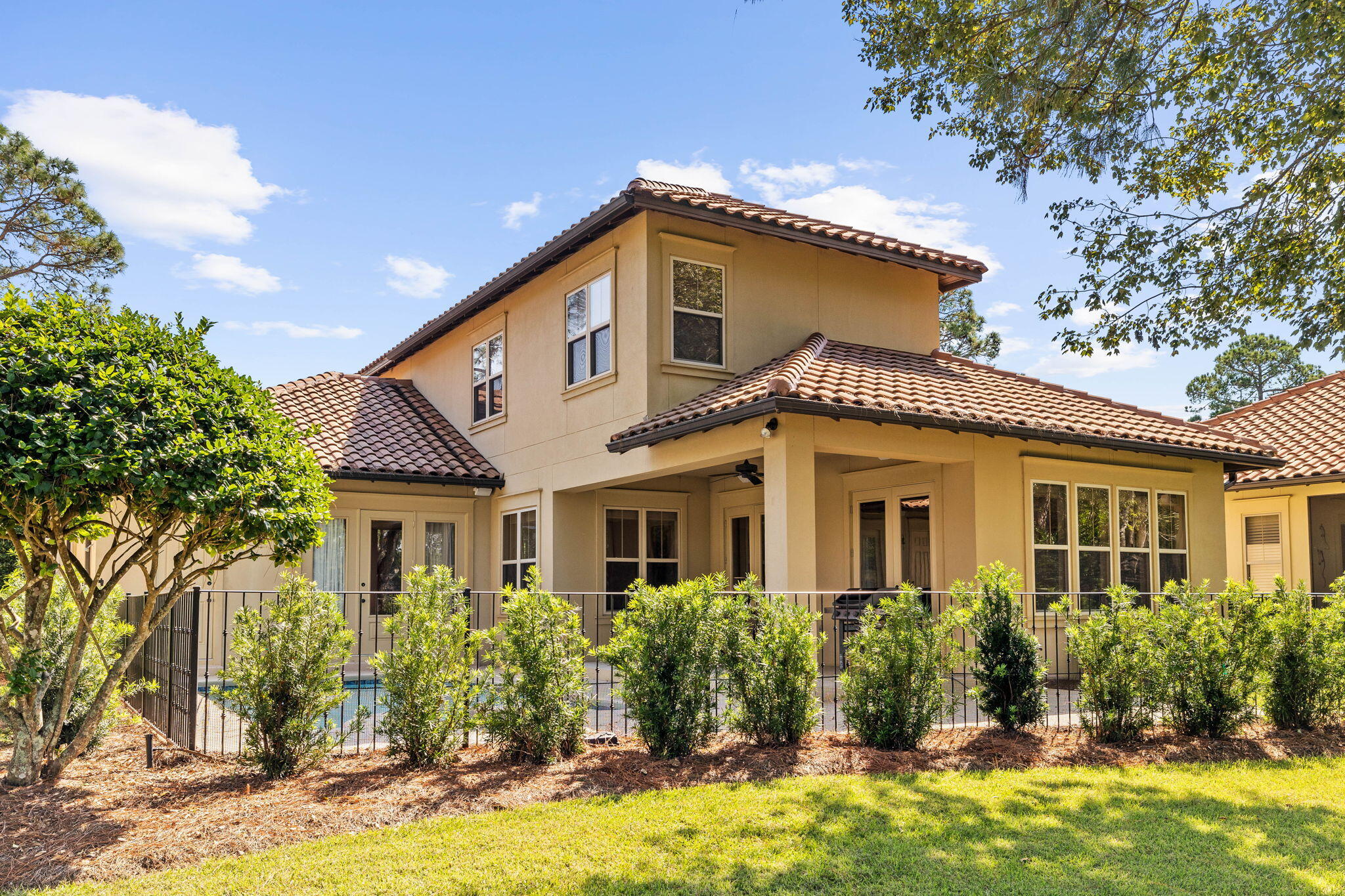 VINEYARD AT RAVEN OAKS - Residential