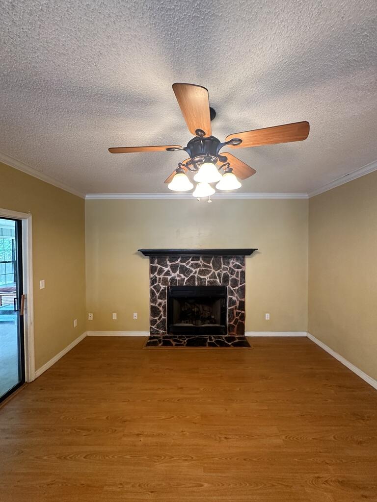 LIVE OAK MANORS - Residential Lease