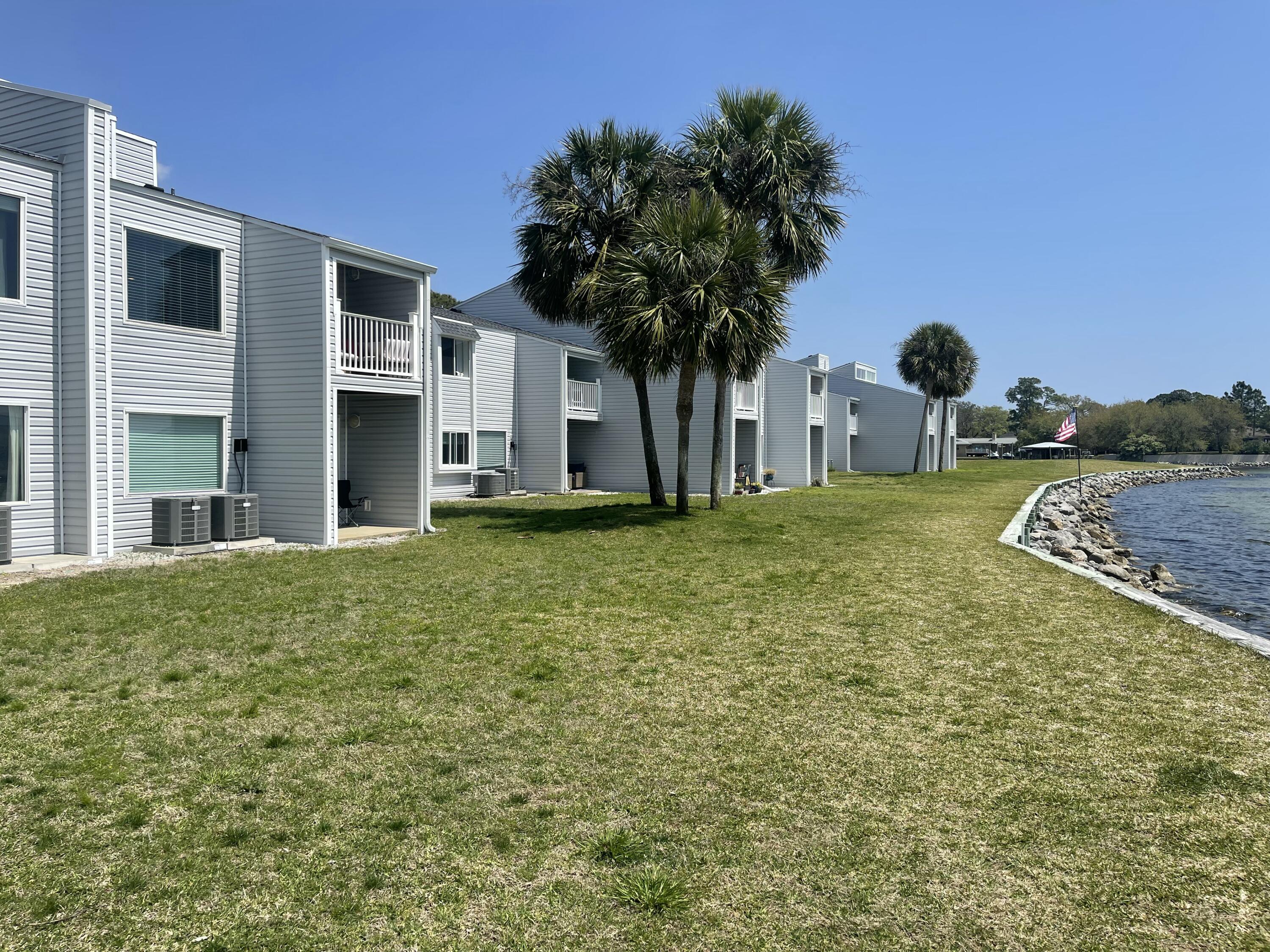 FINISTERRA CONDO - Residential