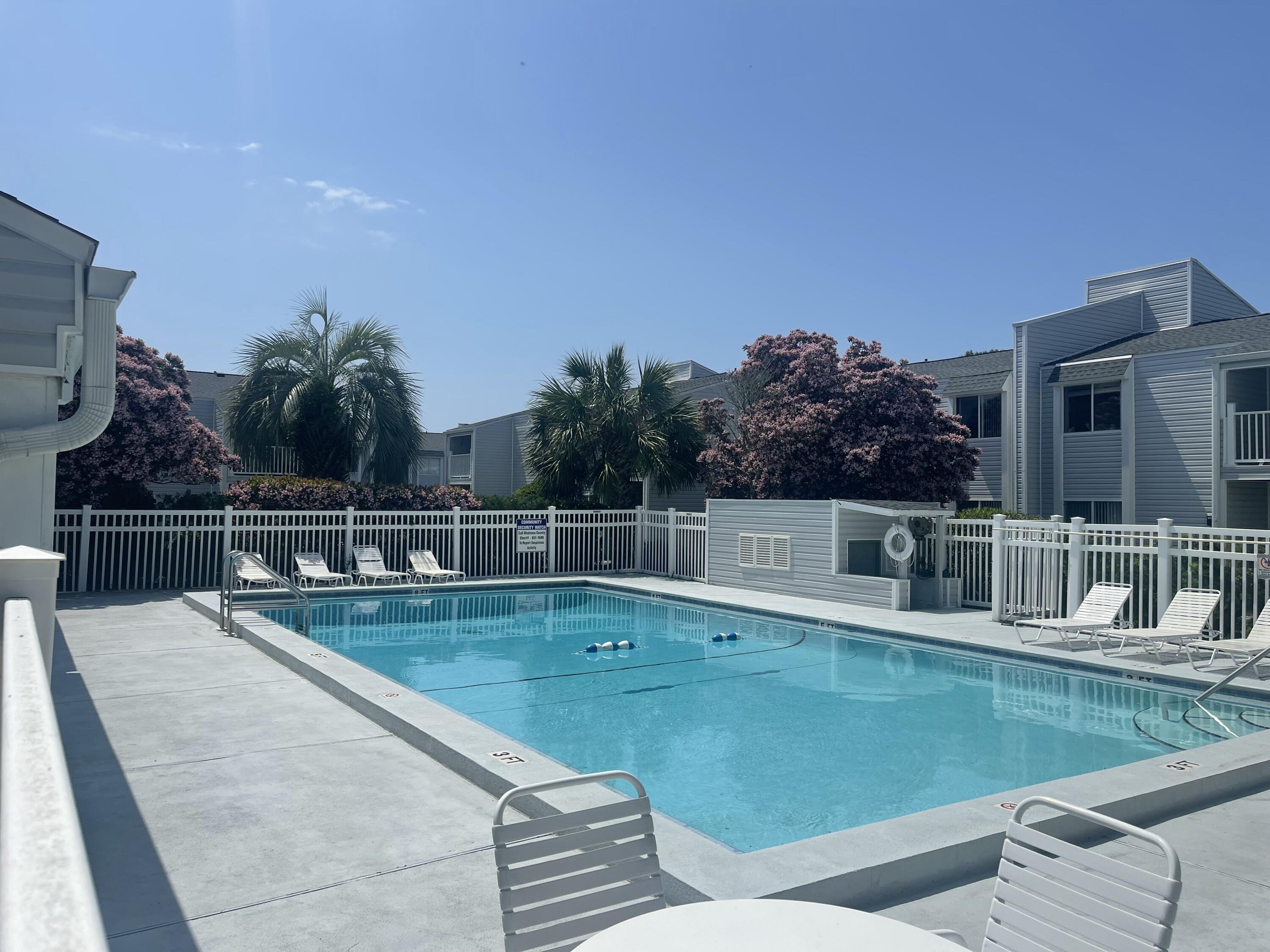 FINISTERRA CONDO - Residential