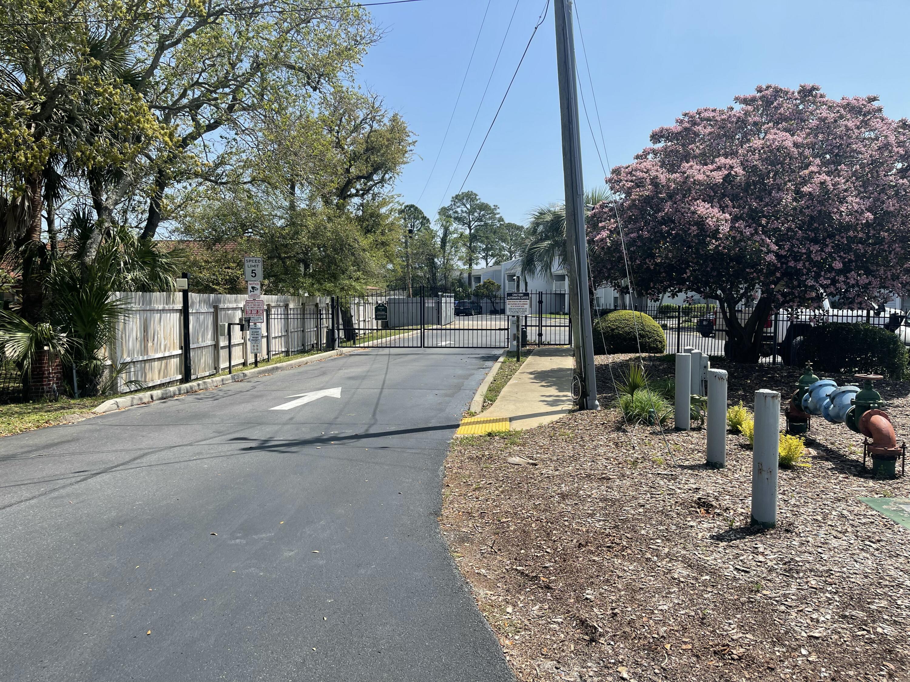 FINISTERRA CONDO - Residential