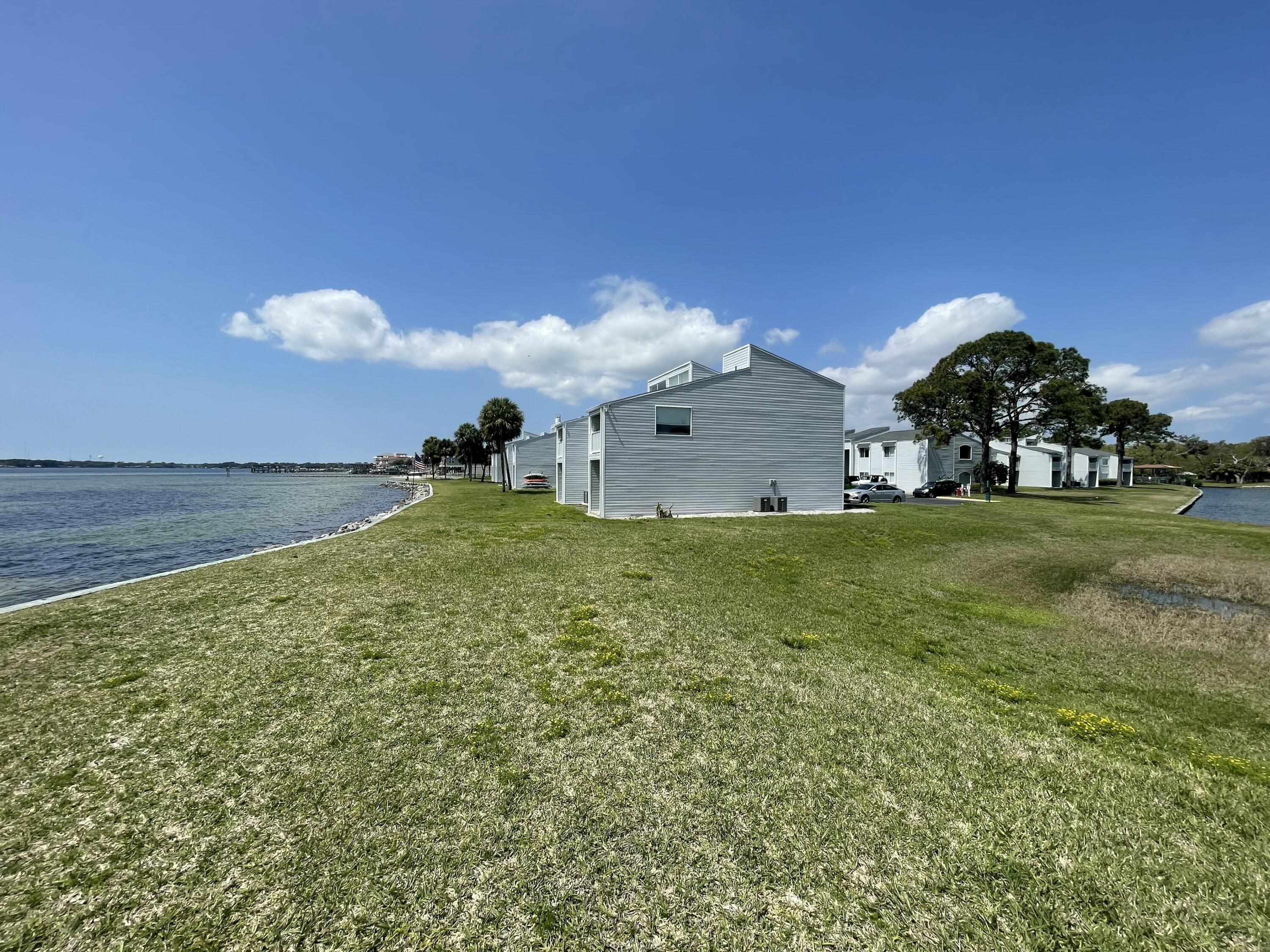 FINISTERRA CONDO - Residential