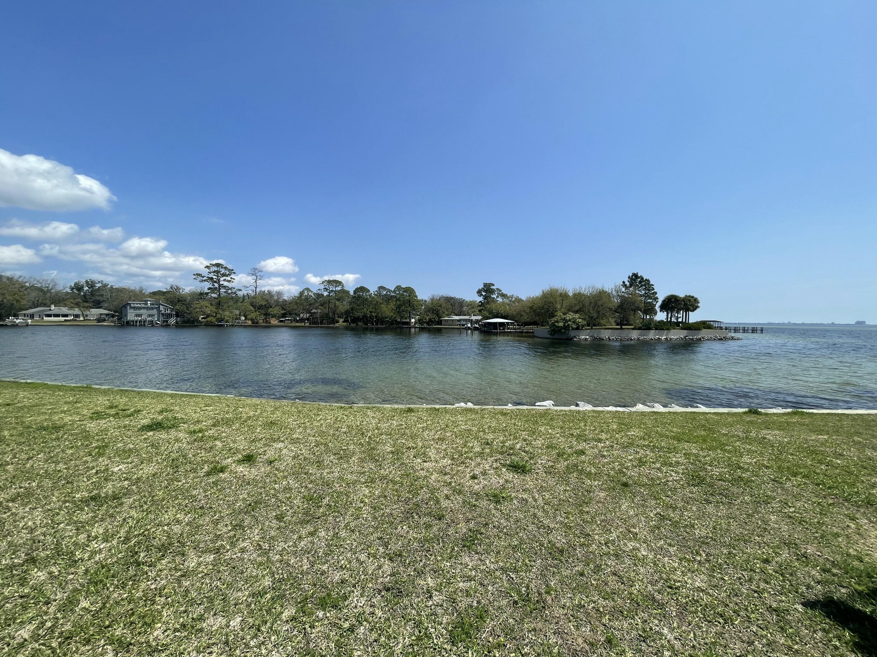 FINISTERRA CONDO - Residential