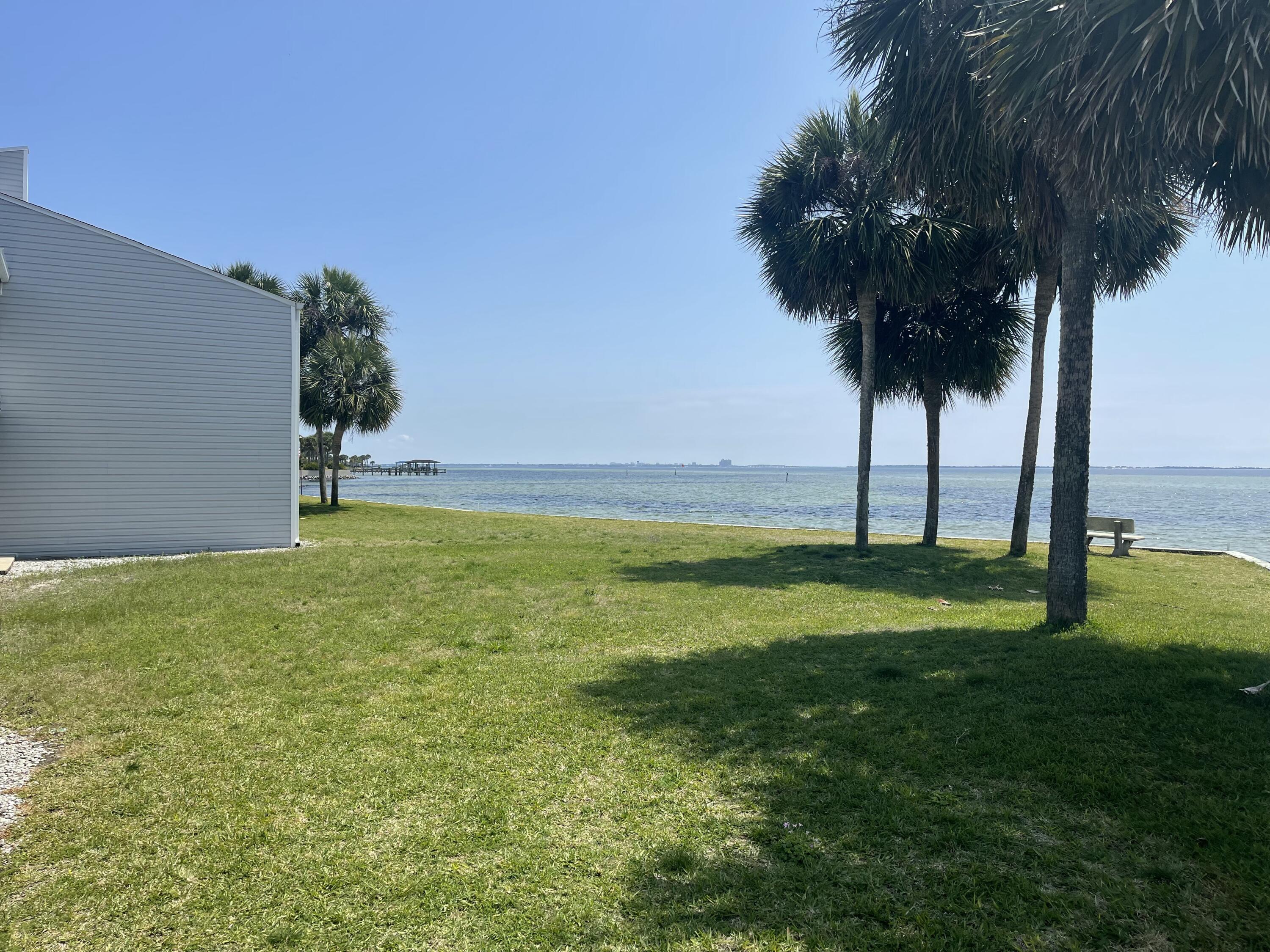 FINISTERRA CONDO - Residential