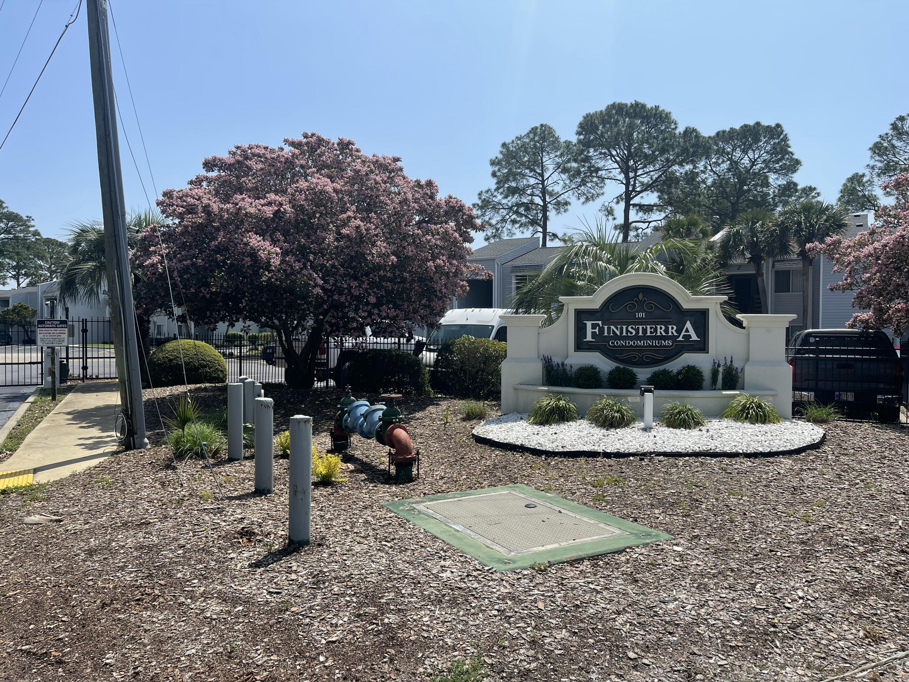 FINISTERRA CONDO - Residential