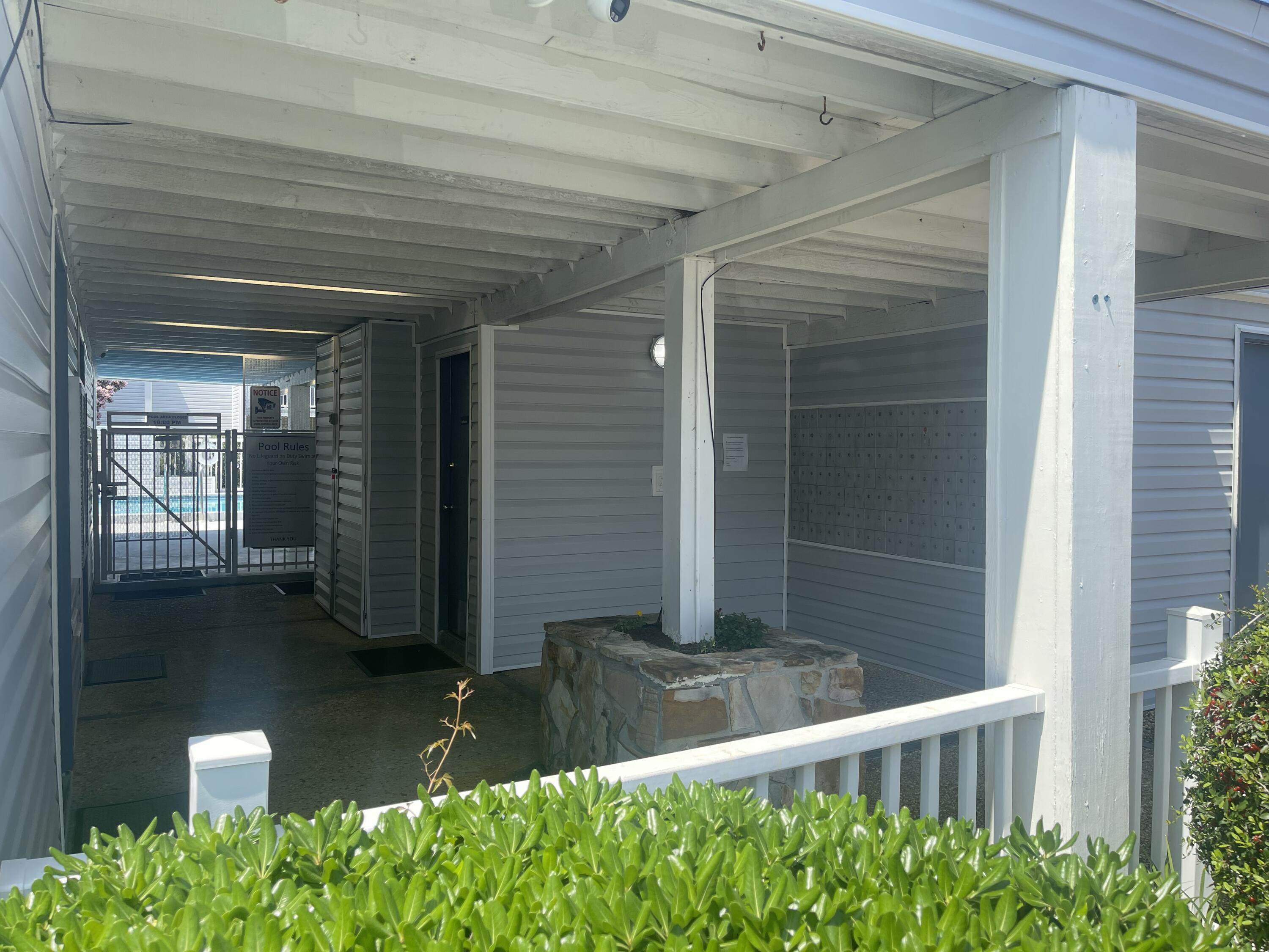 FINISTERRA CONDO - Residential