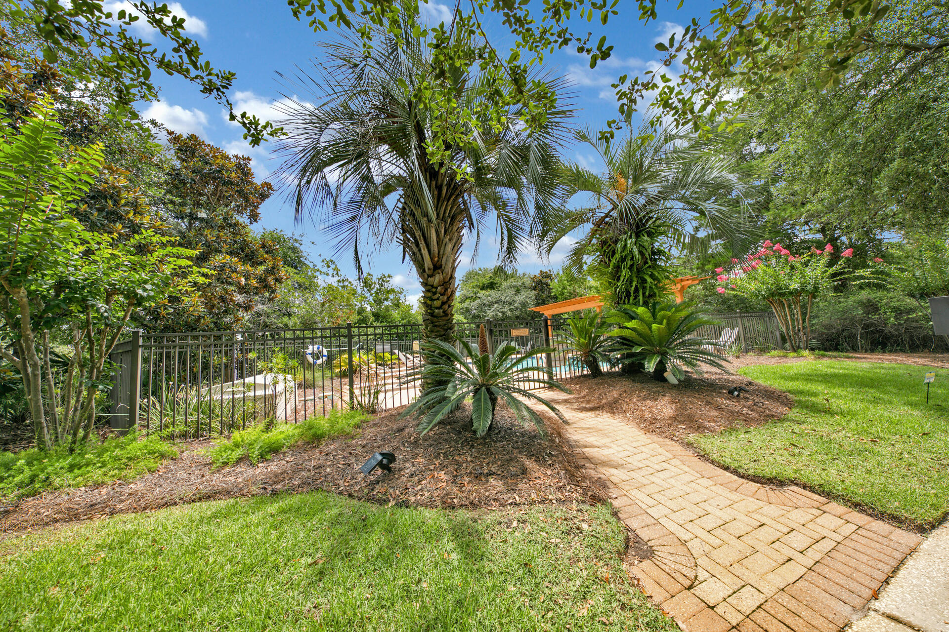 POMPANO PLACE - Residential